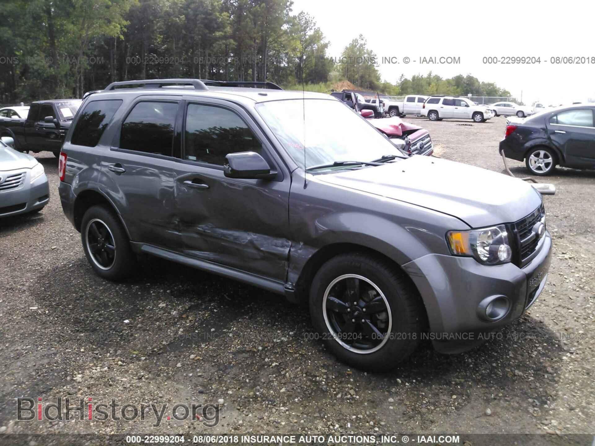 Photo 1FMCU0D72BKC46222 - Ford Escape 2011