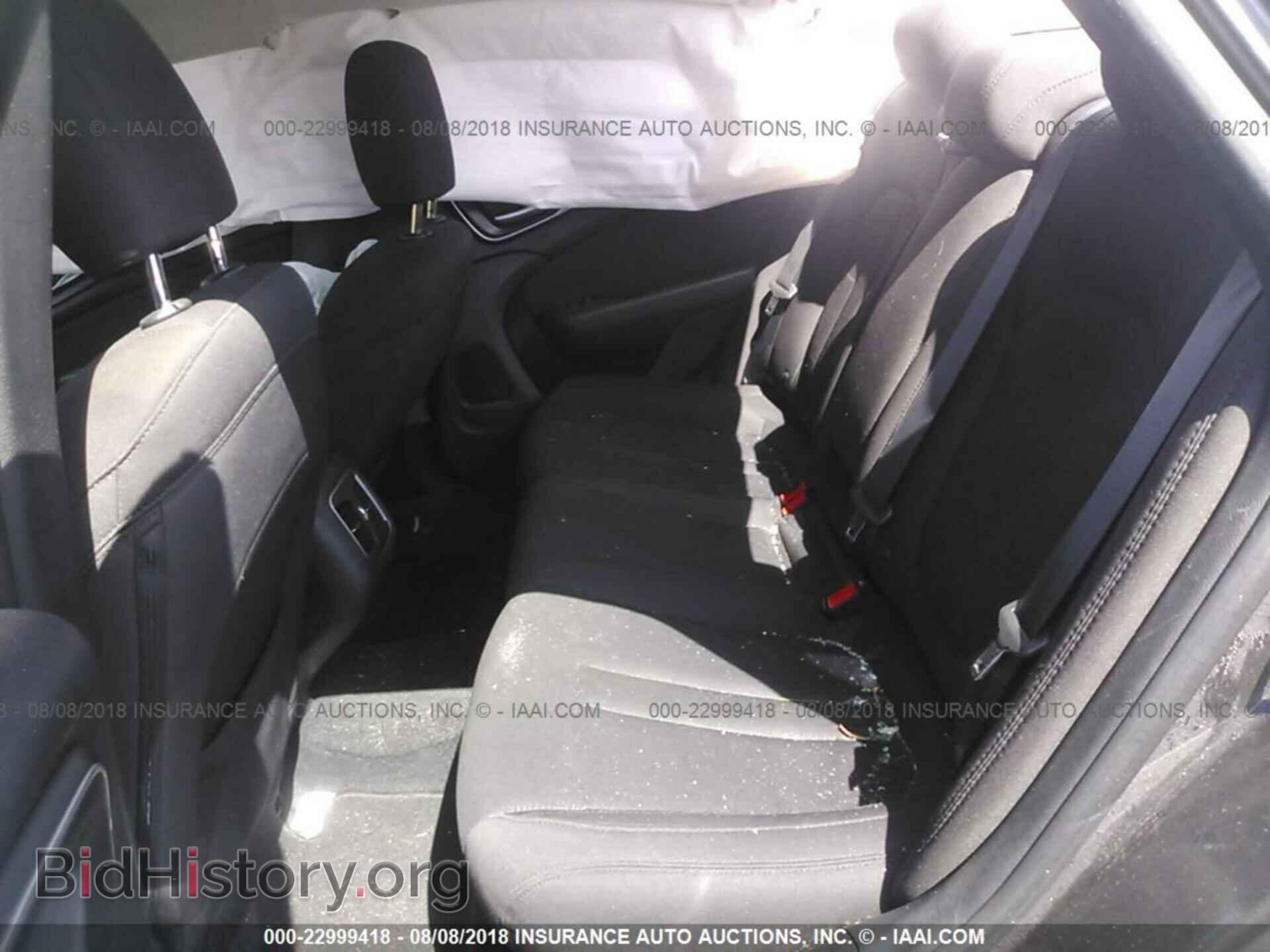2016 Chrysler 200 - VIN: 1C3CCCAB0GN174626 - Photo 8