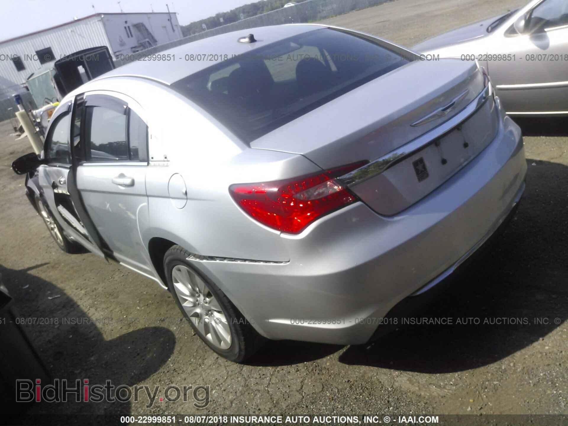 2011 Chrysler 200 - VIN: 1C3BC4FB2BN590020 - Photo 3