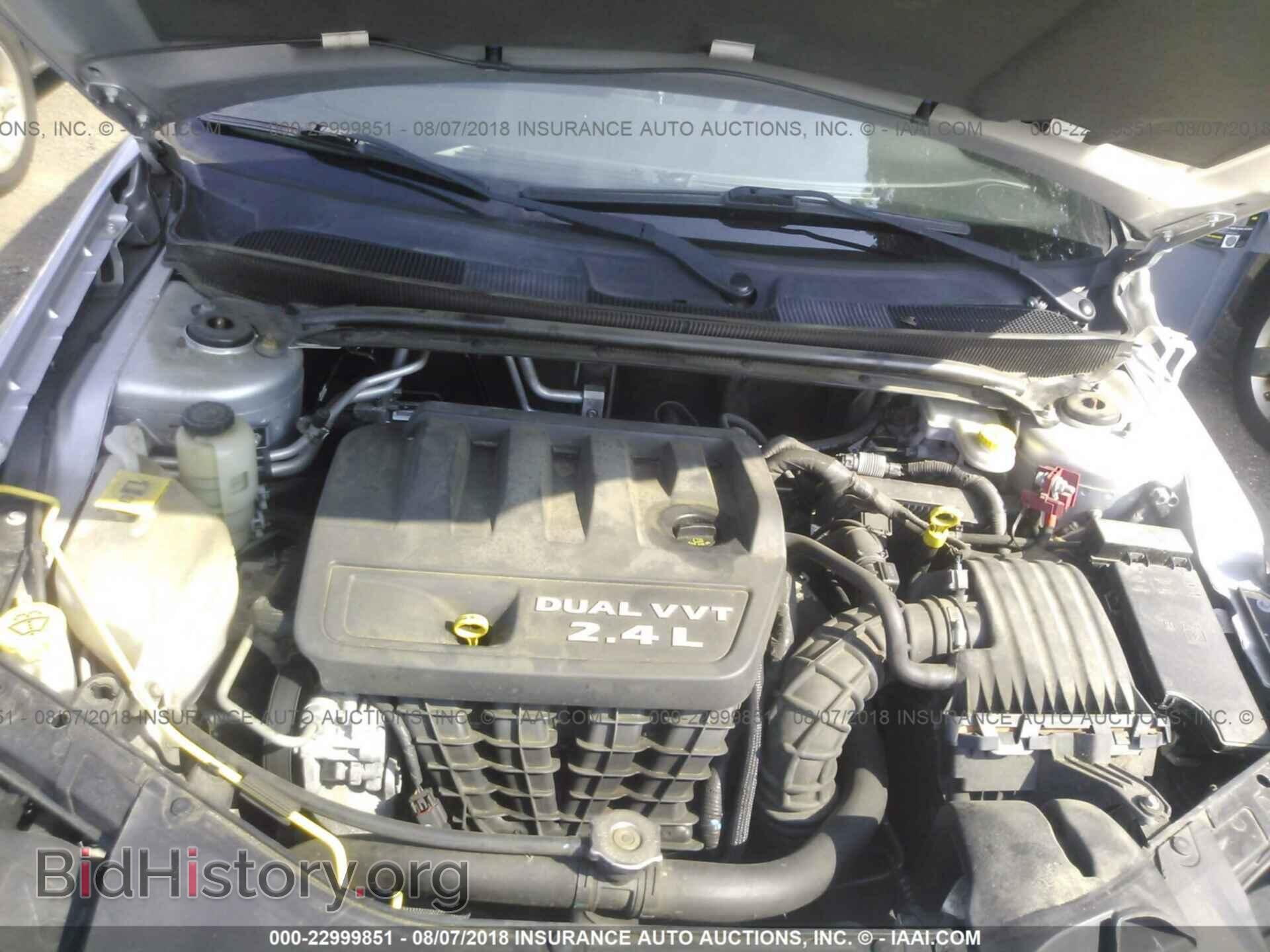 2011 Chrysler 200 - VIN: 1C3BC4FB2BN590020 - Photo 10