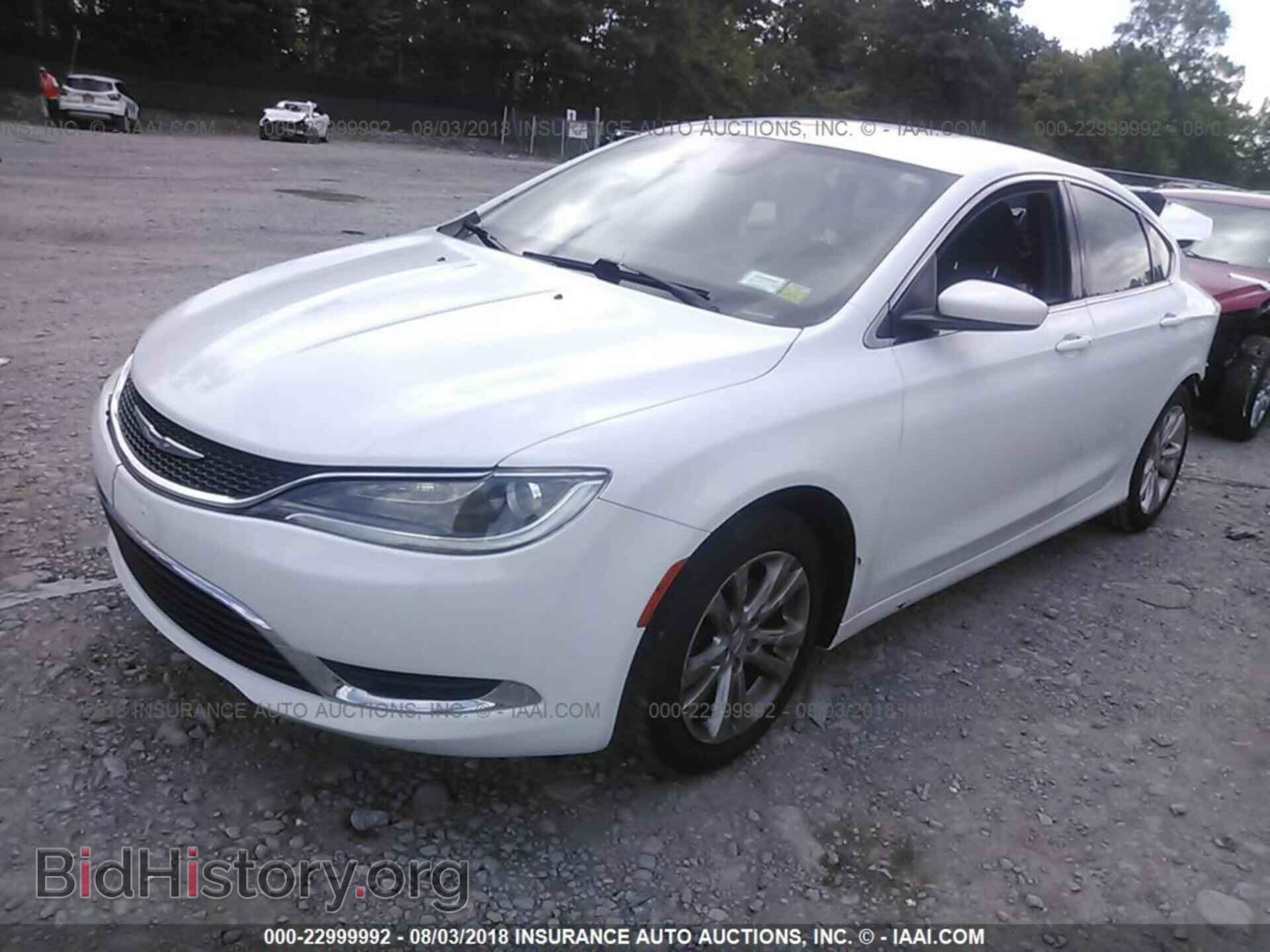 2015 Chrysler 200 - VIN: 1C3CCCAB1FN671165 - Photo 2