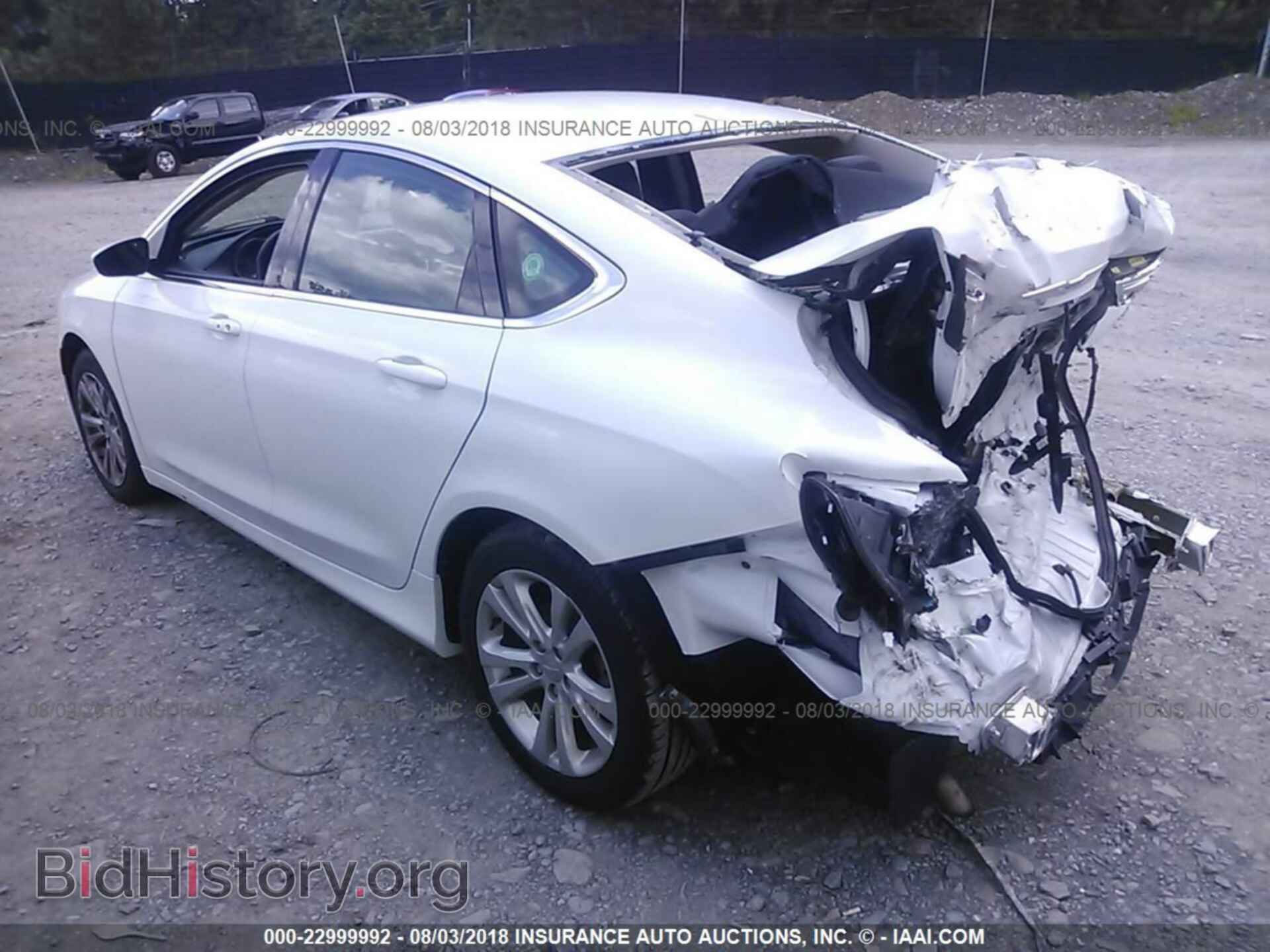 2015 Chrysler 200 - VIN: 1C3CCCAB1FN671165 - Photo 3