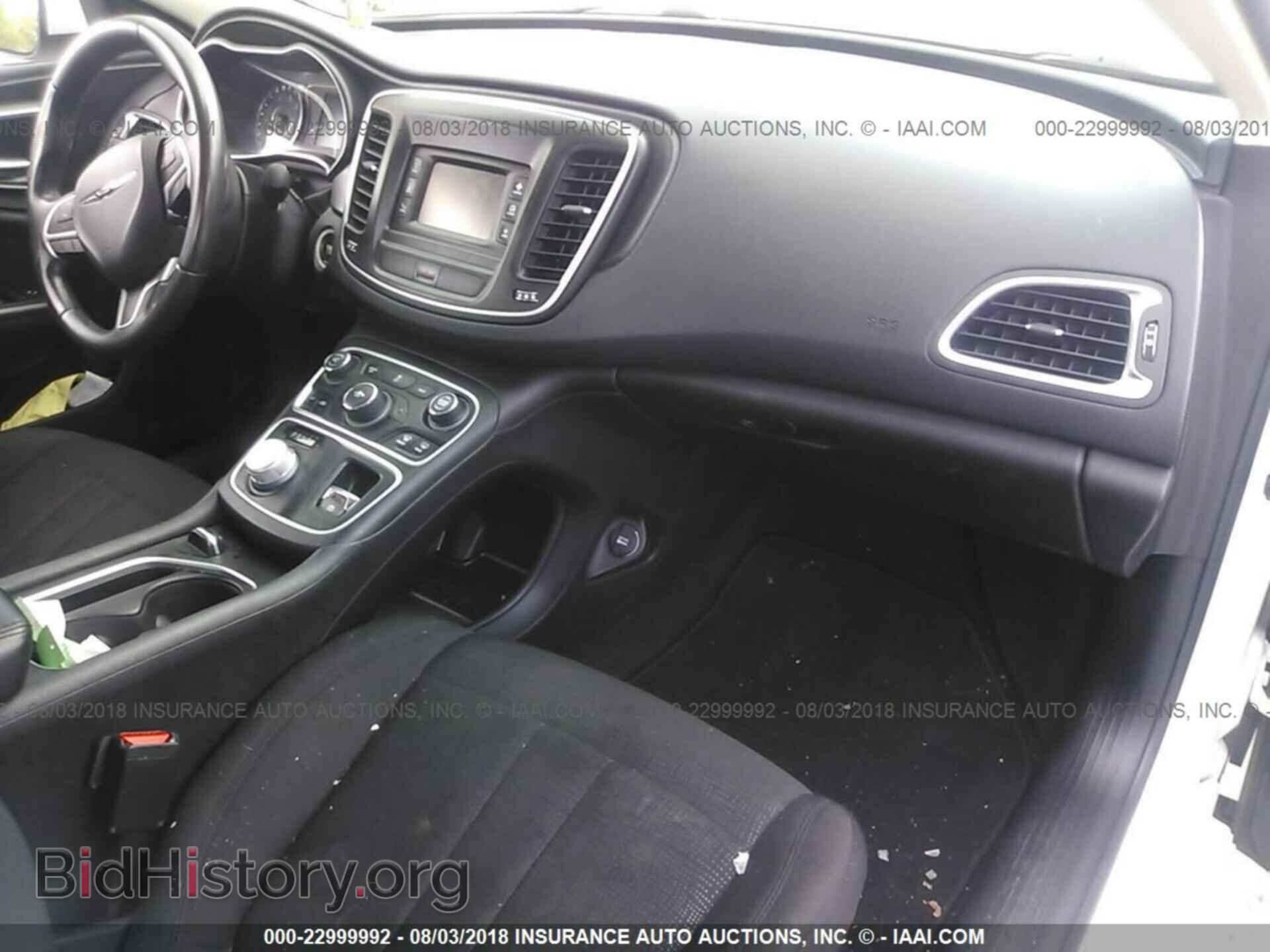 2015 Chrysler 200 - VIN: 1C3CCCAB1FN671165 - Photo 5