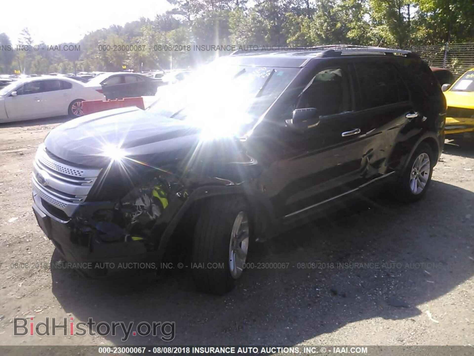 2011 Ford Explorer - VIN: 1FMHK7D80BGA94196 - Фото 2