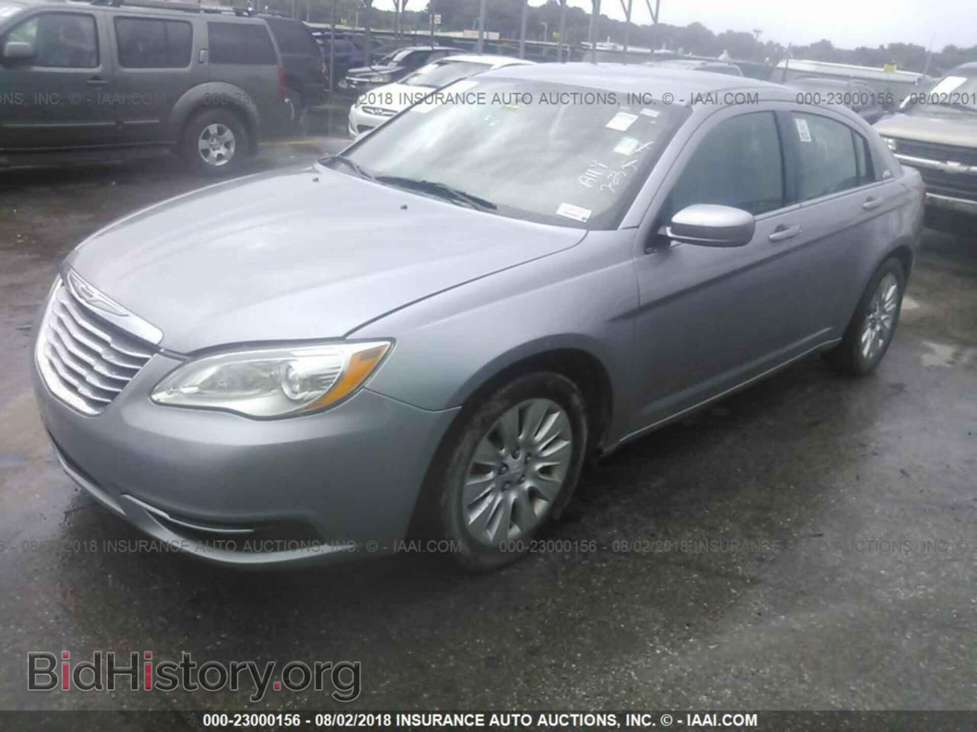 2013 Chrysler 200 - VIN: 1C3CCBAB1DN648296 - Фото 2