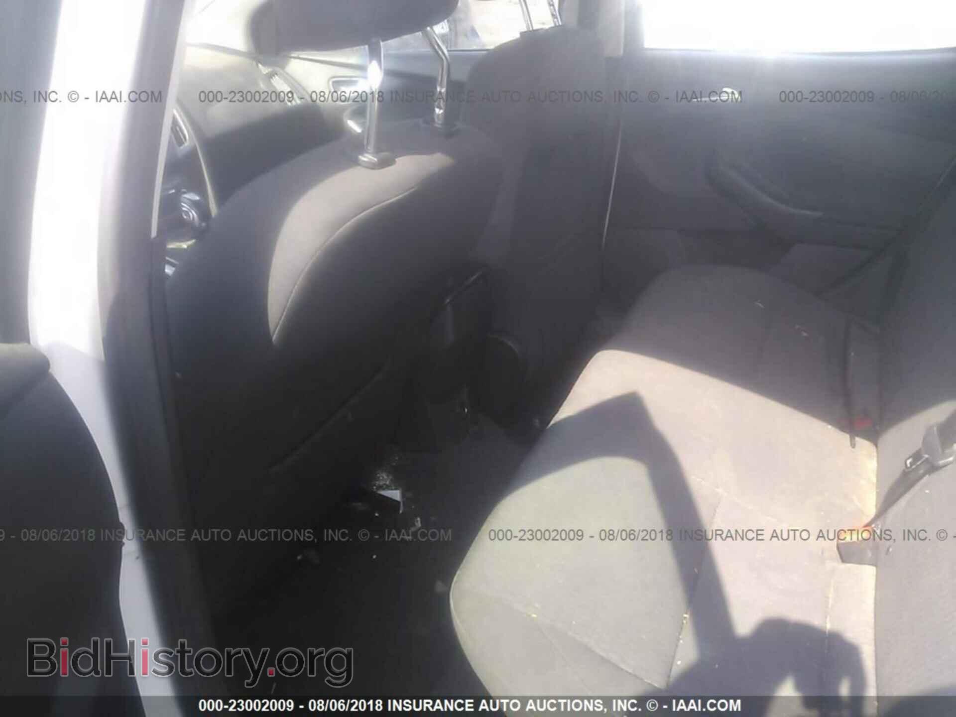 2012 Ford Focus - VIN: 1FAHP3H20CL349951 - Photo 8