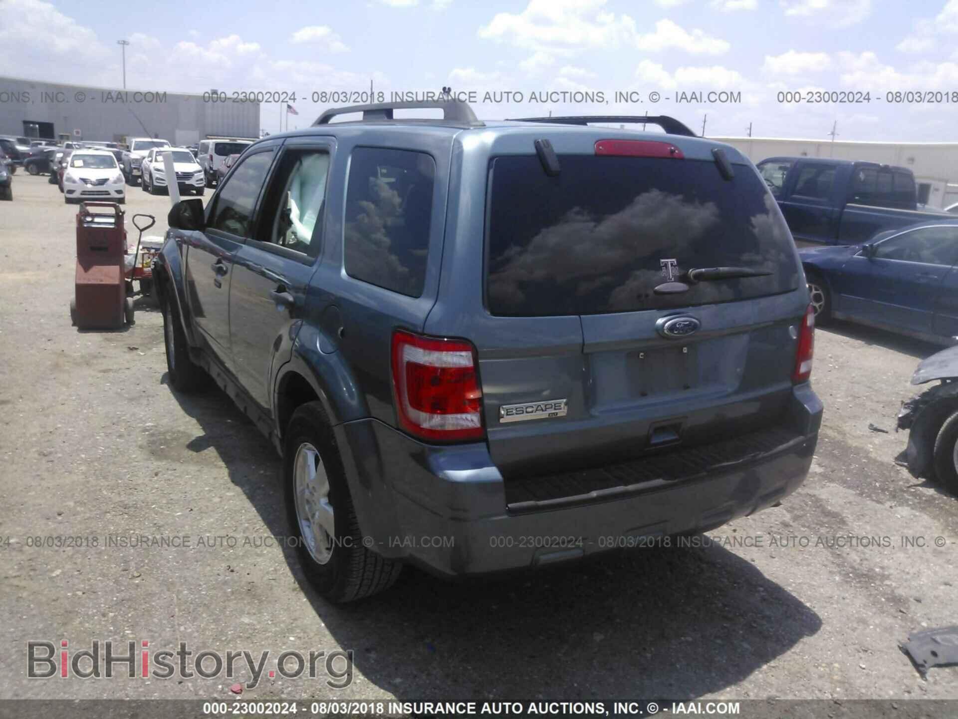2011 Ford Escape - VIN: 1FMCU0D75BKB33588 - Photo 3