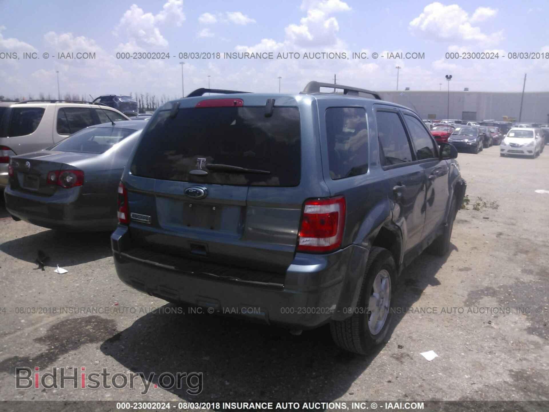 2011 Ford Escape - VIN: 1FMCU0D75BKB33588 - Photo 4