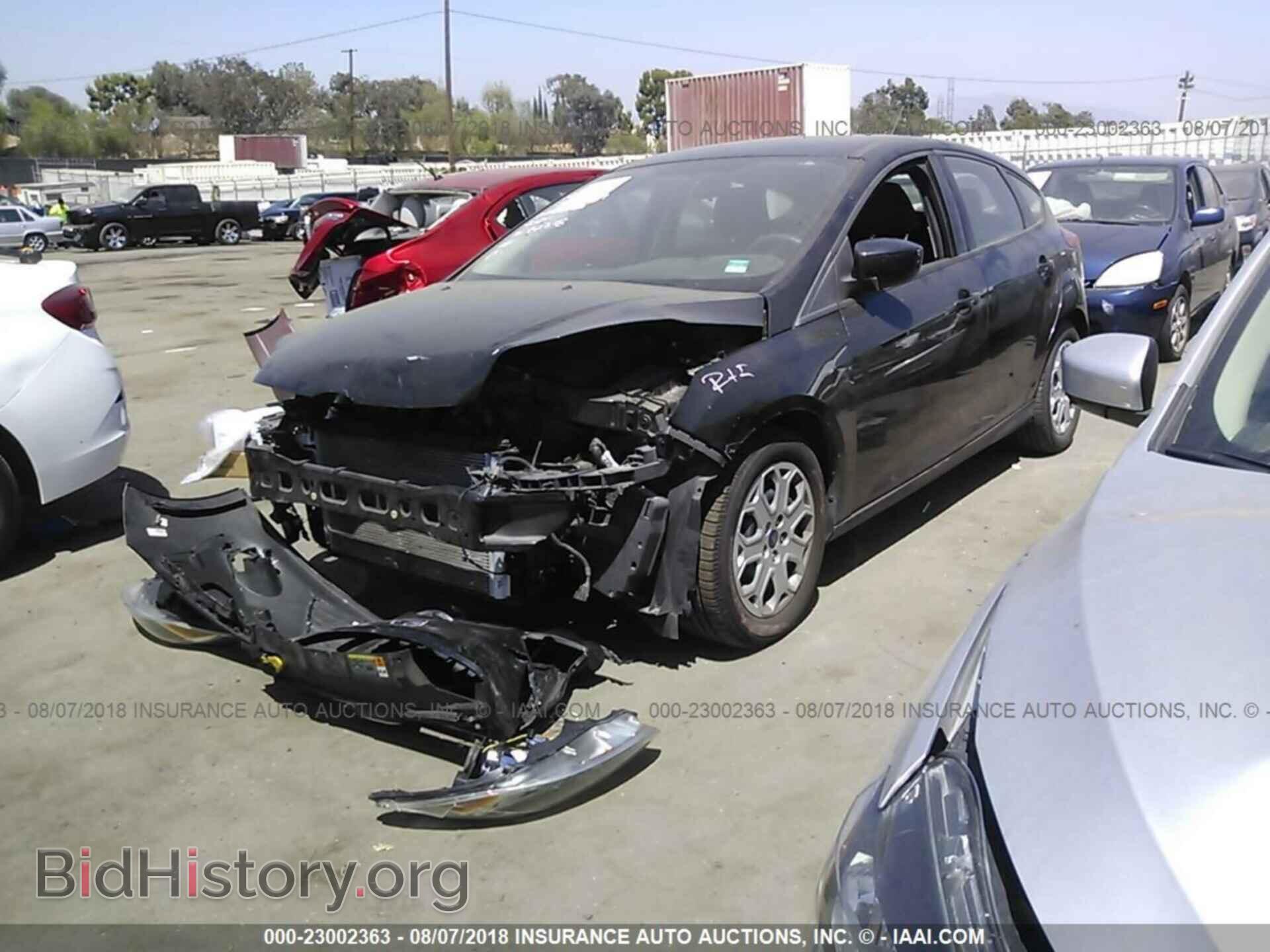 2012 Ford Focus - VIN: 1FAHP3K24CL412395 - Photo 2