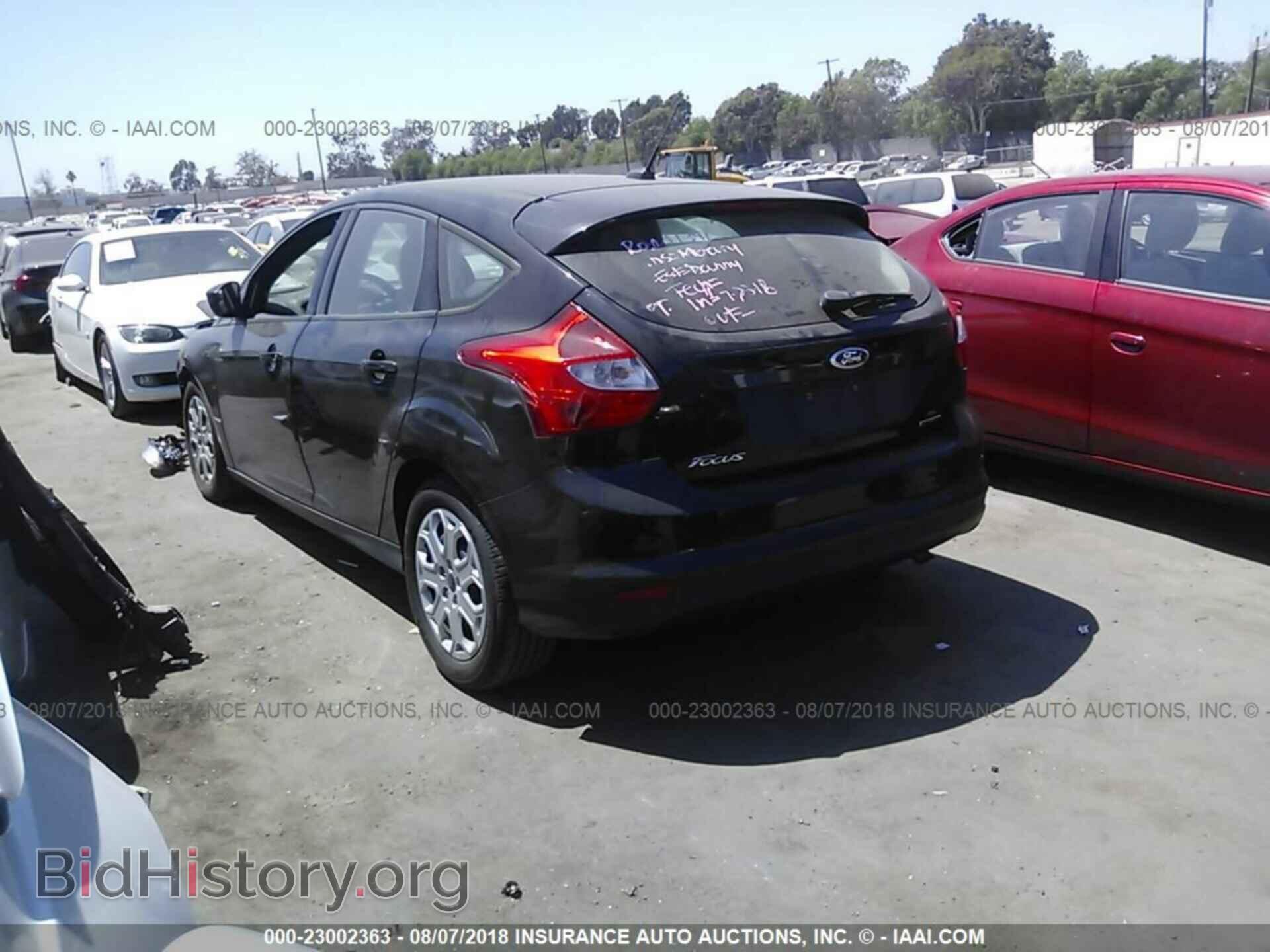 2012 Ford Focus - VIN: 1FAHP3K24CL412395 - Photo 3