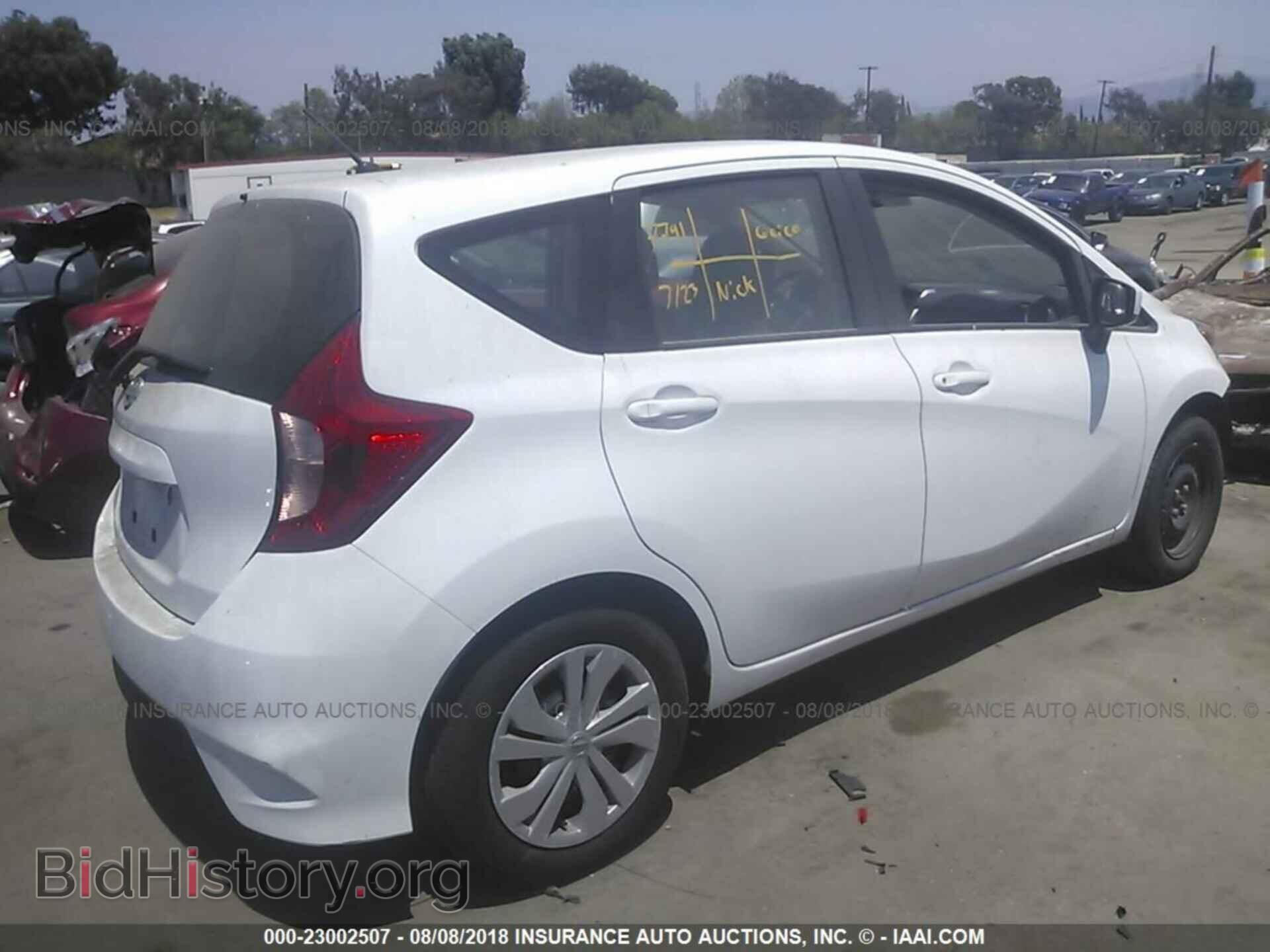 2017 Nissan Versa note - VIN: 3N1CE2CP5HL365746 - Фото 4
