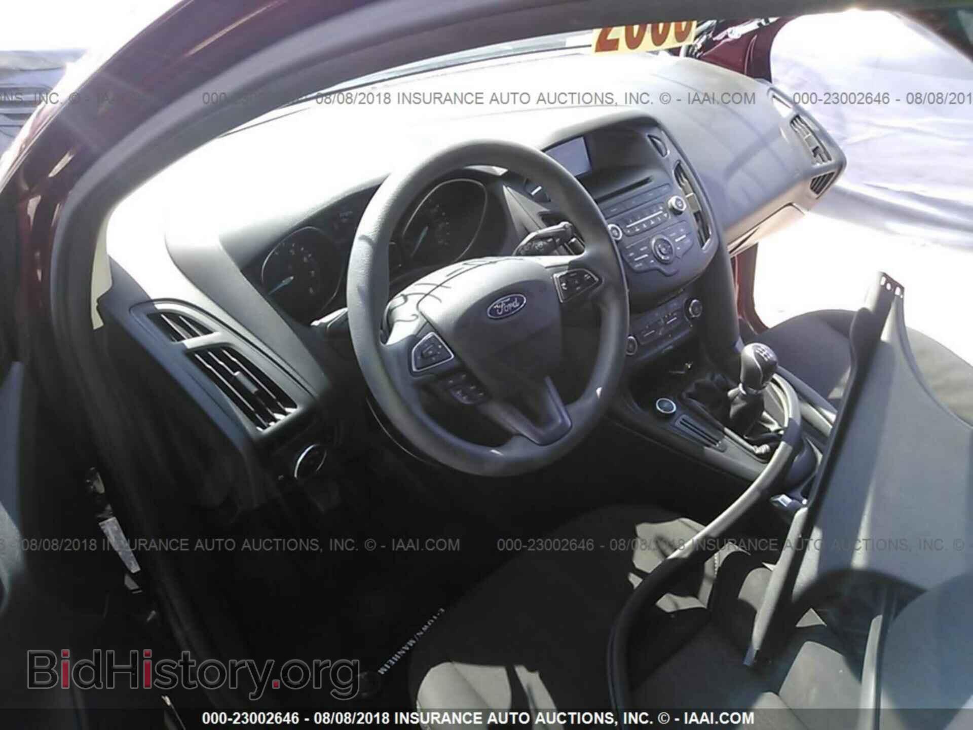 2016 Ford Focus - VIN: 1FADP3K26GL327806 - Photo 5