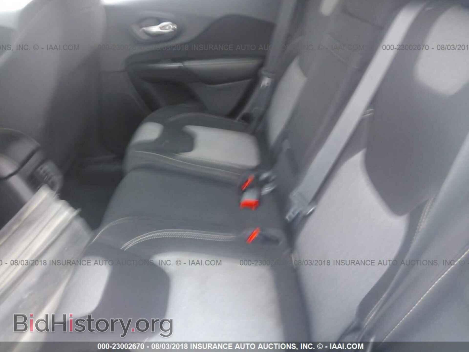 2014 Jeep Cherokee - VIN: 1C4PJMCS5EW257594 - Photo 8