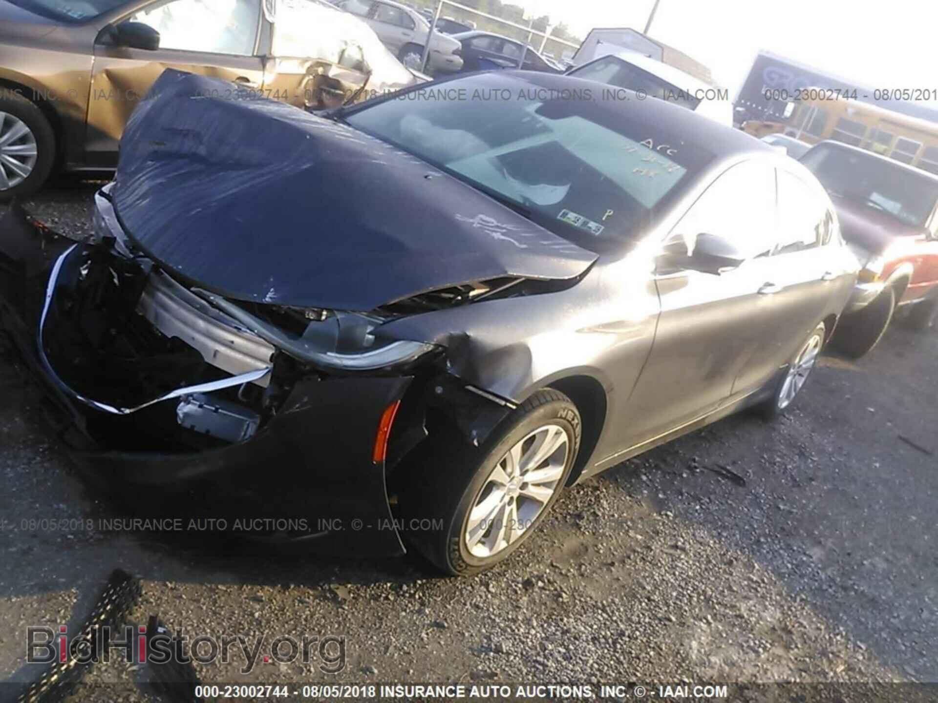 2015 Chrysler 200 - VIN: 1C3CCCAB7FN679478 - Photo 2