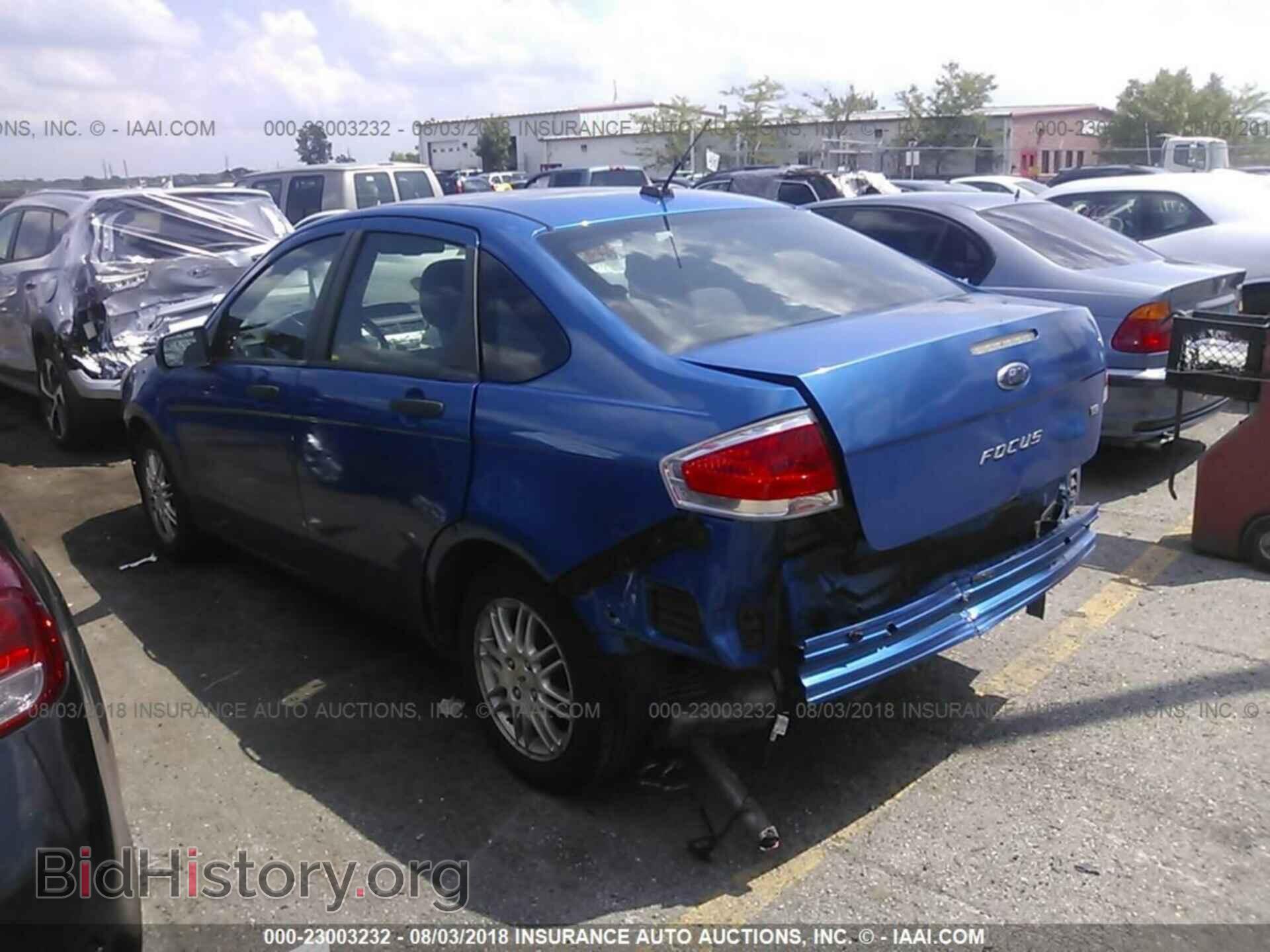 2011 Ford Focus - VIN: 1FAHP3FN8BW134196 - Фото 3