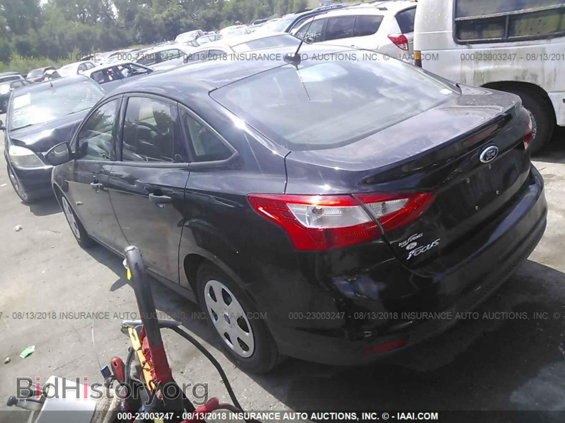 2012 Ford Focus - VIN: 1FAHP3E21CL215437 - Photo 3