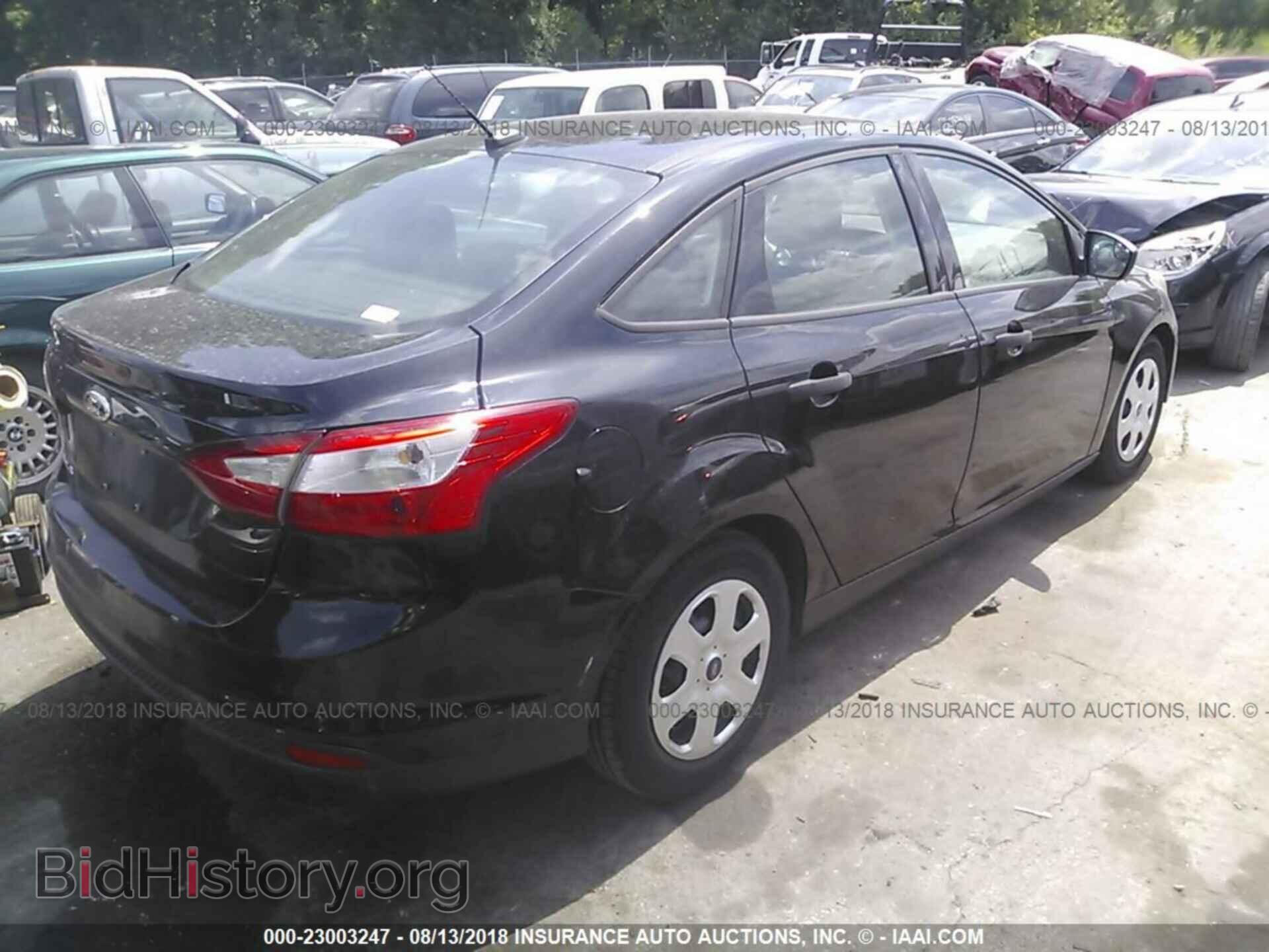 2012 Ford Focus - VIN: 1FAHP3E21CL215437 - Photo 4