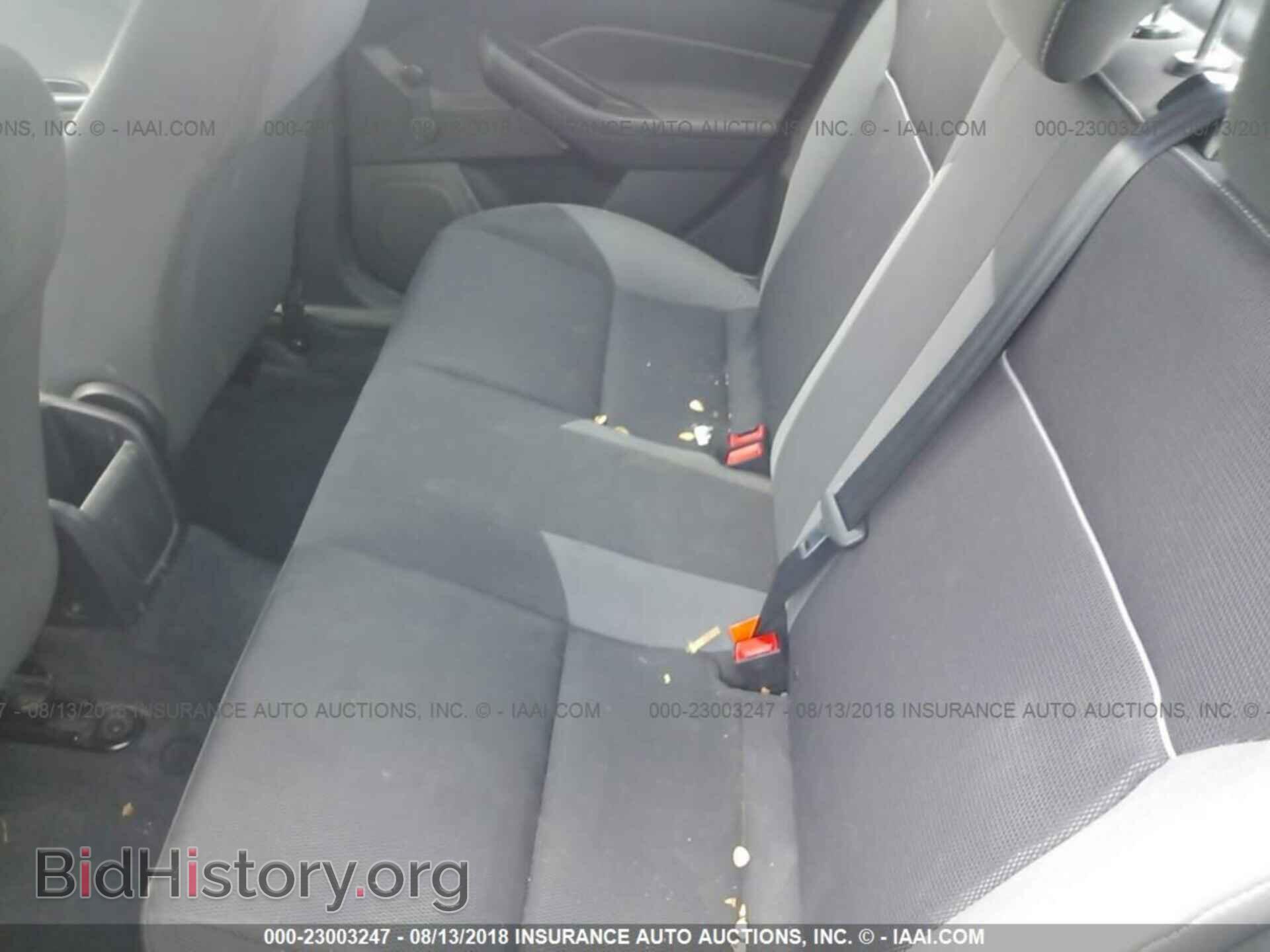 2012 Ford Focus - VIN: 1FAHP3E21CL215437 - Photo 8