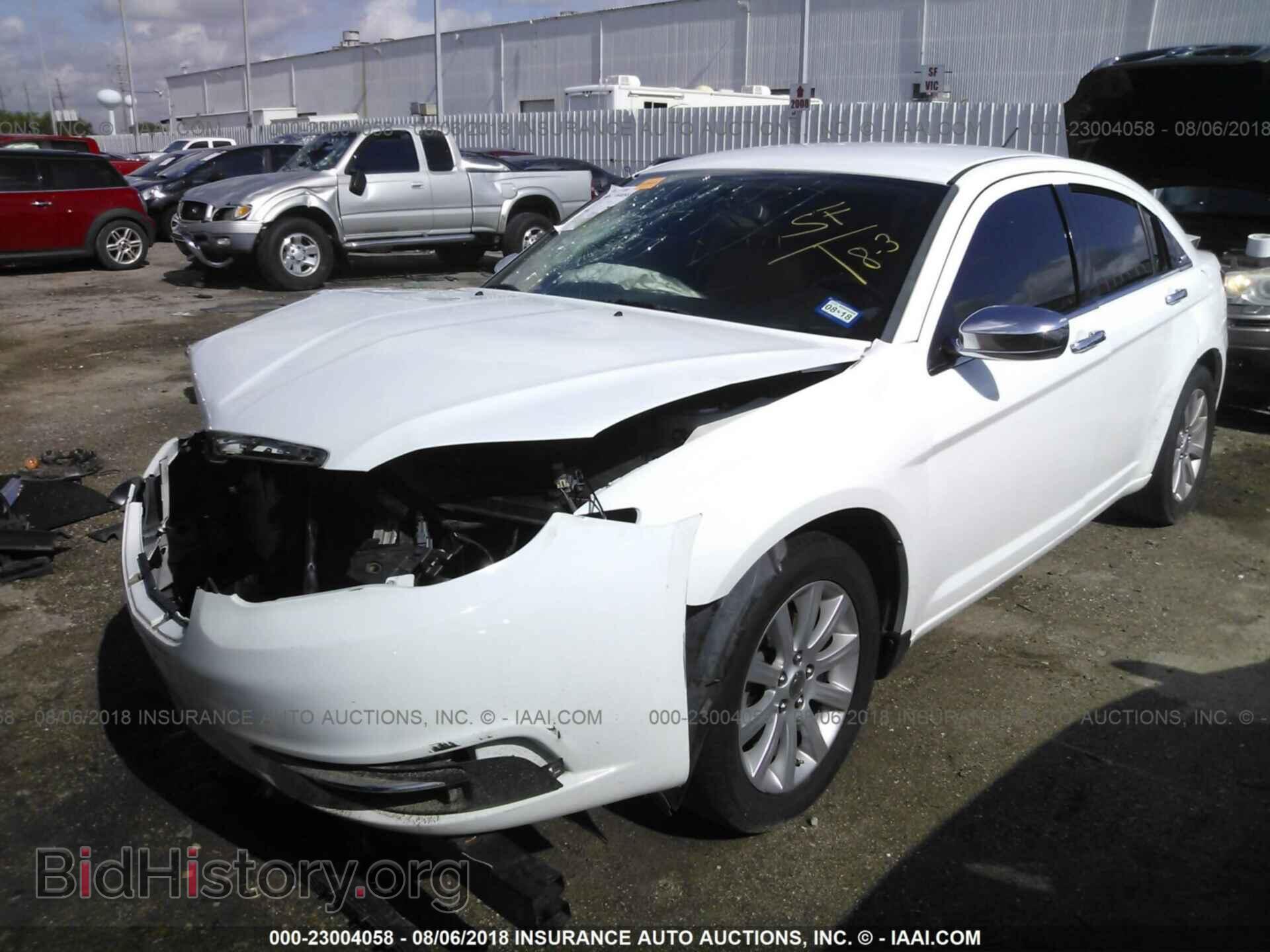 2013 Chrysler 200 - VIN: 1C3CCBCG0DN545833 - Фото 2