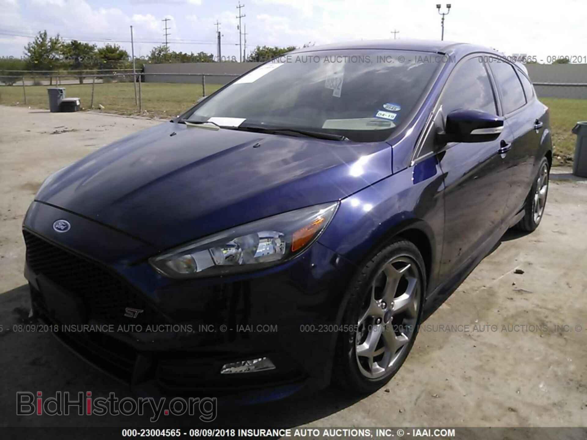 2017 Ford Focus - VIN: 1FADP3L94HL237101 - Photo 2