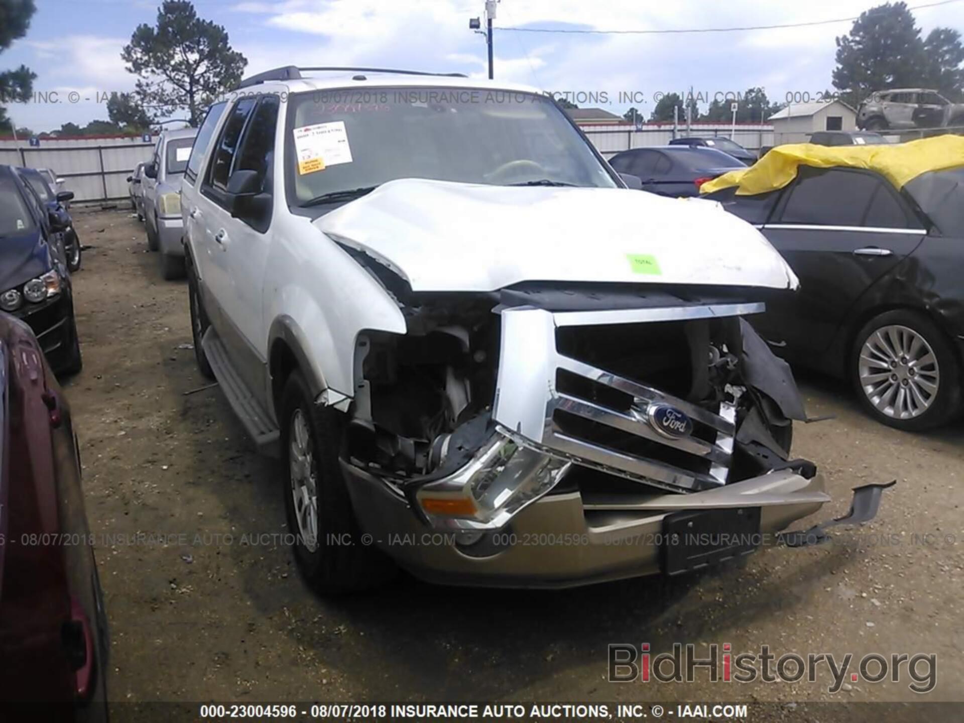 Photo 1FMJU1H51BEF42143 - Ford Expedition 2011