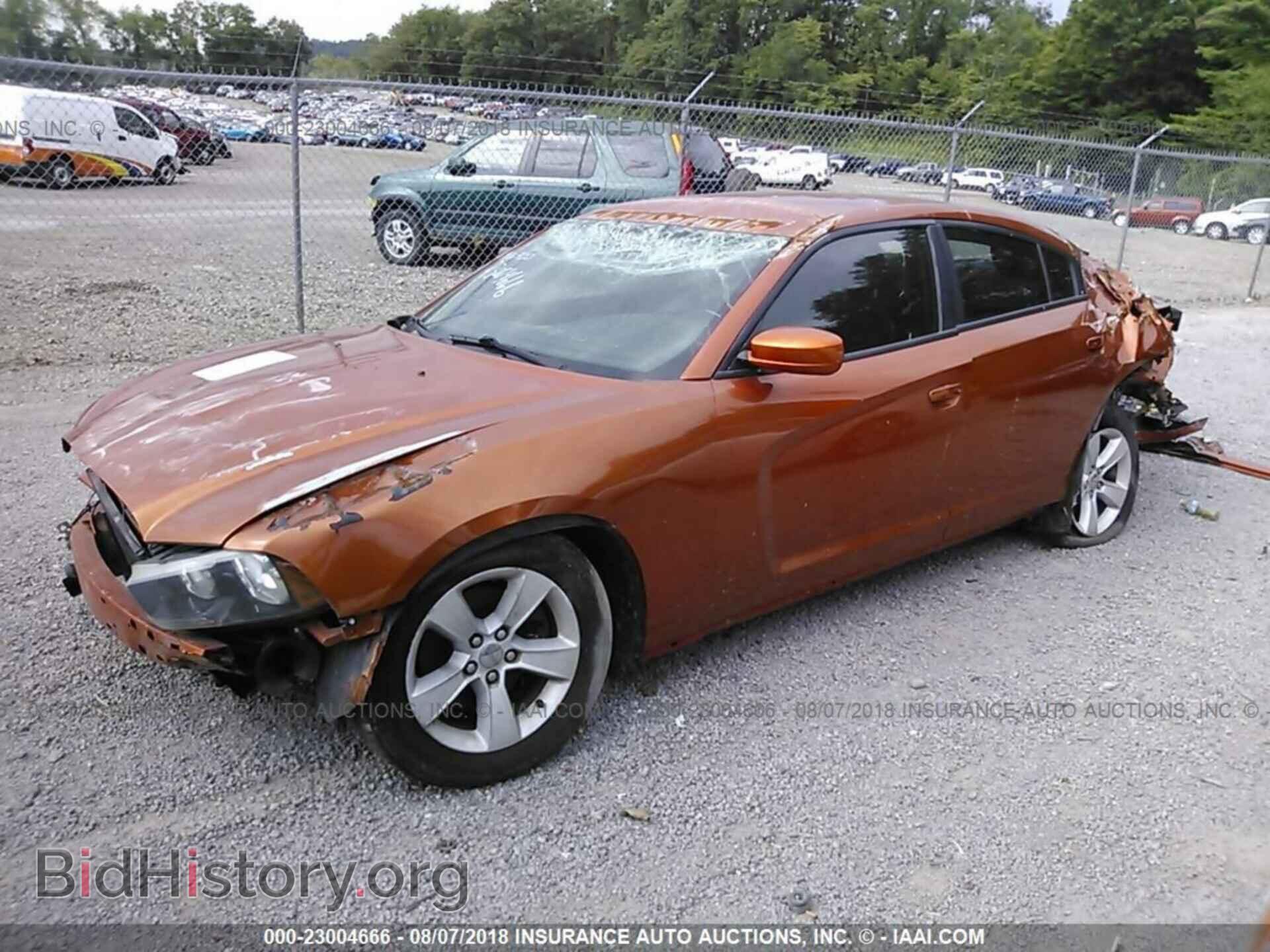 2011 Dodge Charger - VIN: 2B3CL3CG8BH584758 - Фото 2