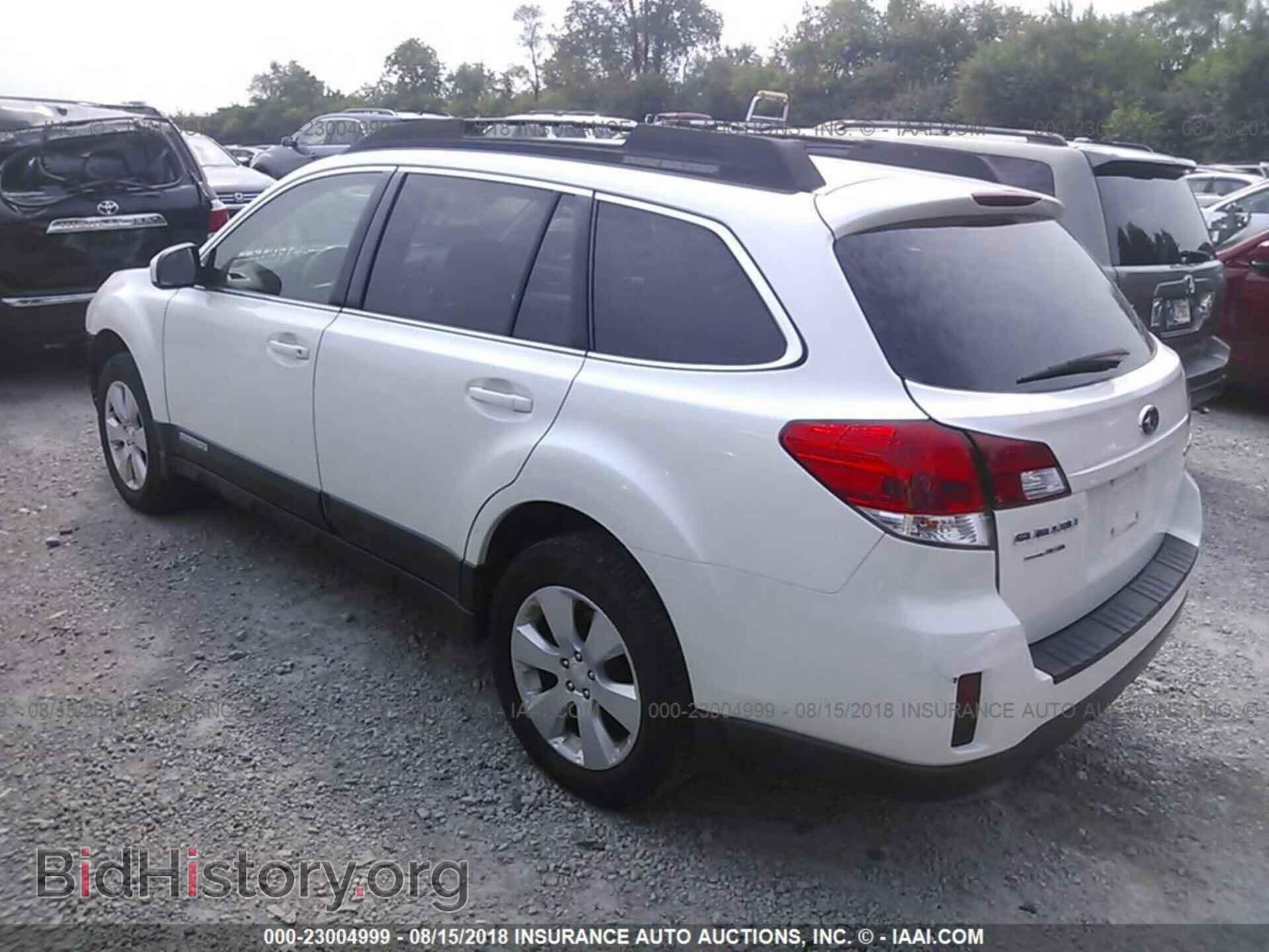 2011 Subaru Outback - VIN: 4S4BRCCC8B3402836 - Фото 3