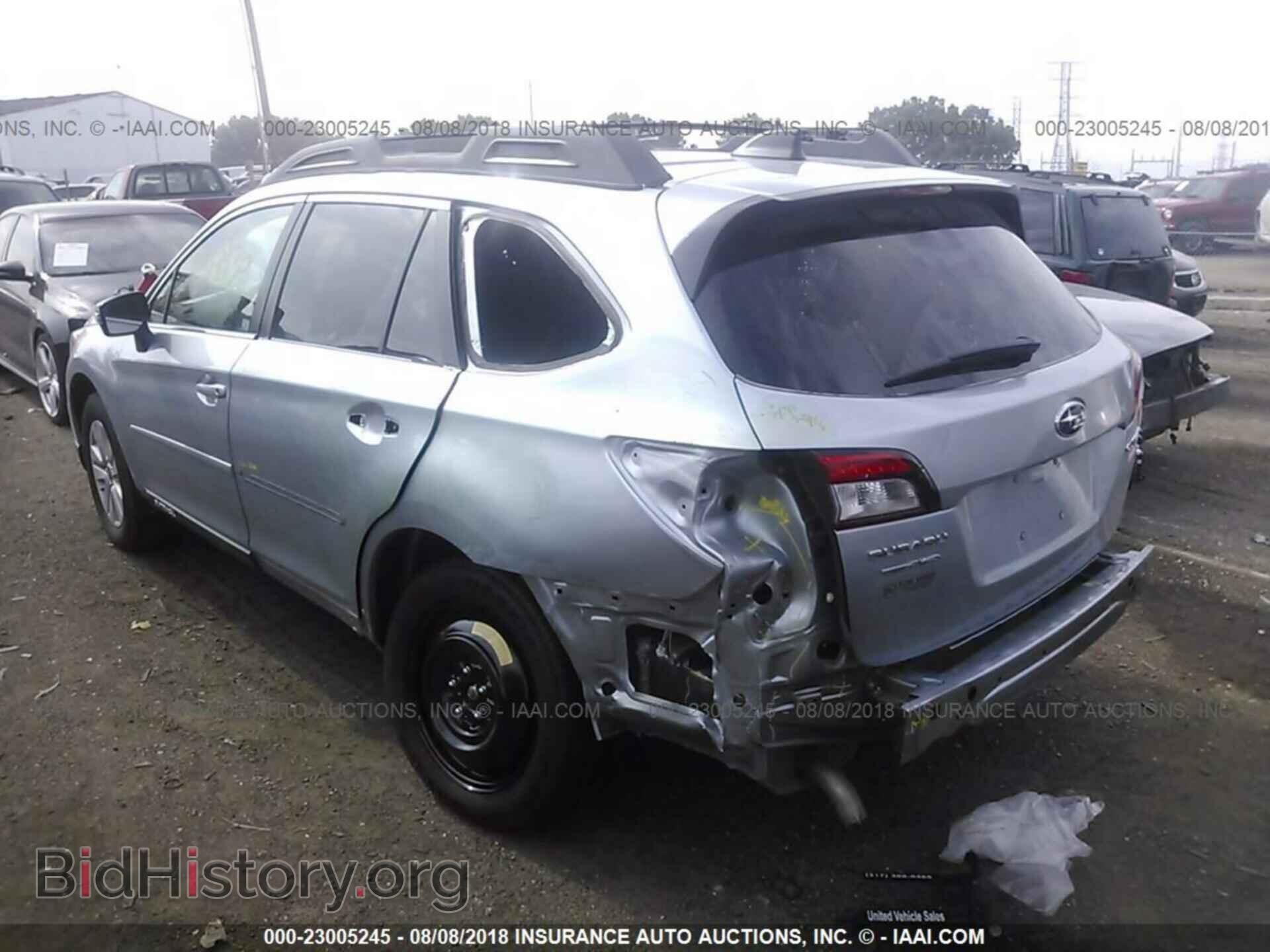 2017 Subaru Outback - VIN: 4S4BSAFC1H3318130 - Фото 3