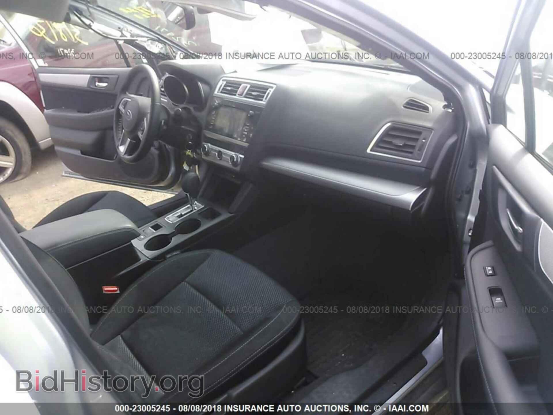 2017 Subaru Outback - VIN: 4S4BSAFC1H3318130 - Фото 5