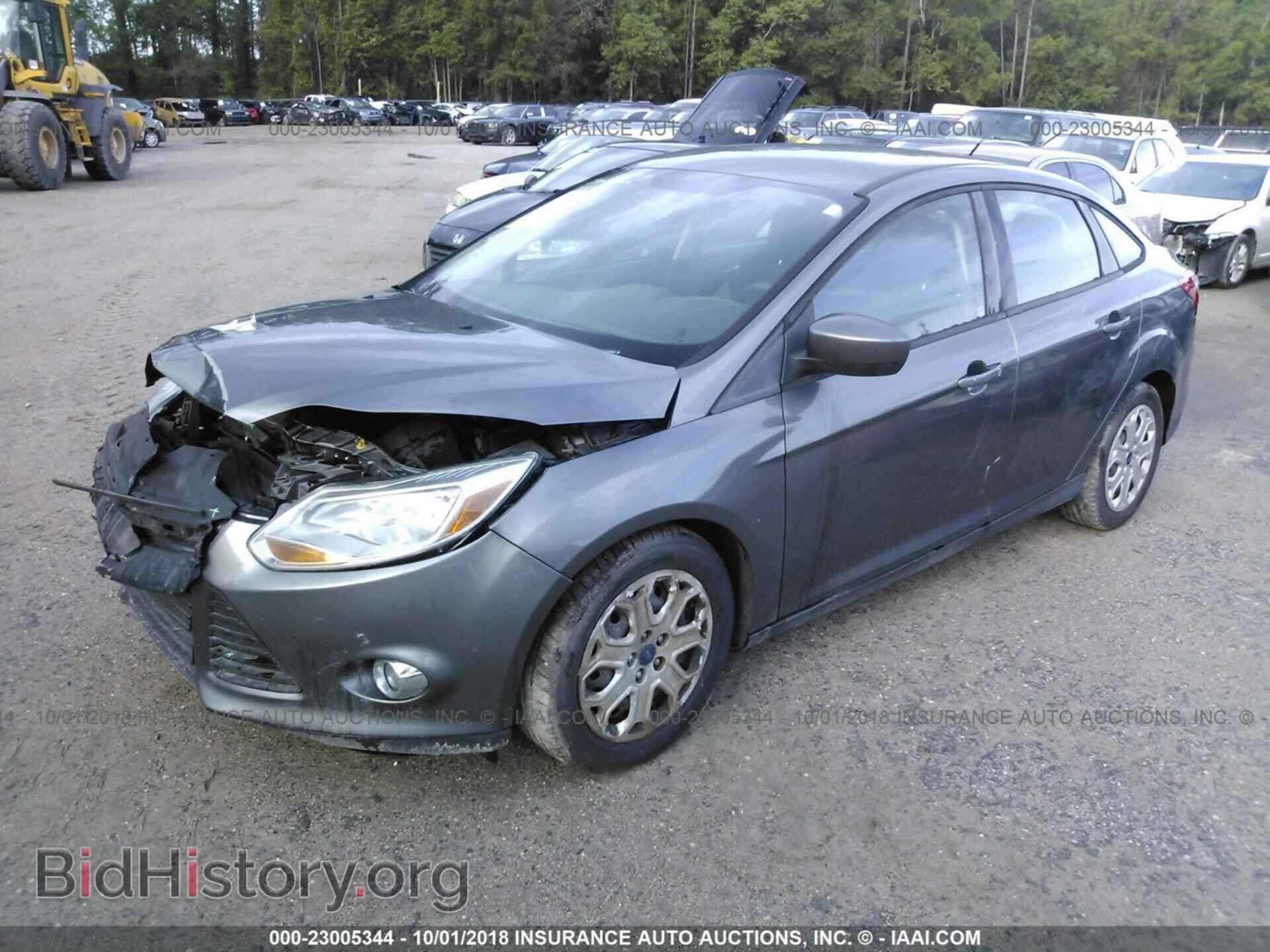 2012 Ford Focus - VIN: 1FAHP3F26CL282551 - Photo 2