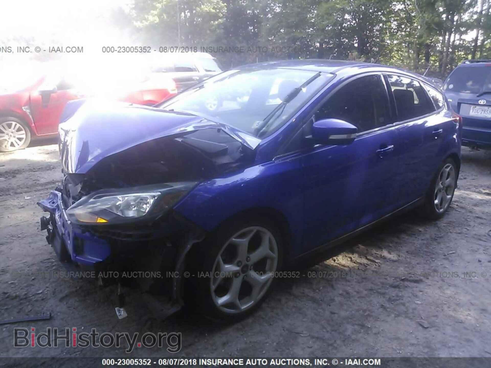 2013 Ford Focus - VIN: 1FADP3N27DL370025 - Photo 2