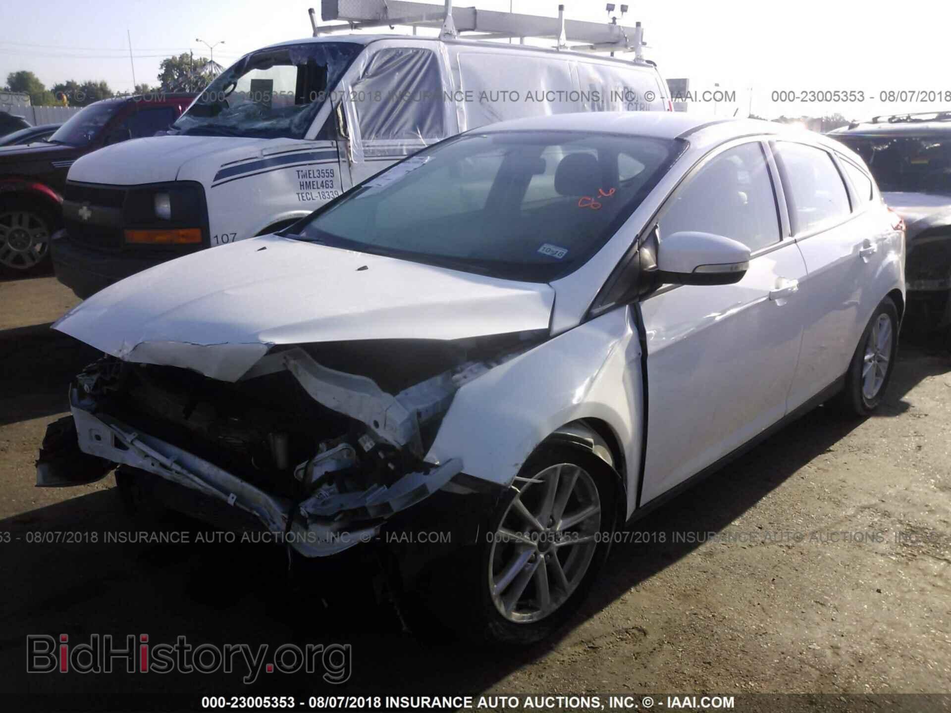 2016 Ford Focus - VIN: 1FADP3K23GL284350 - Фото 2