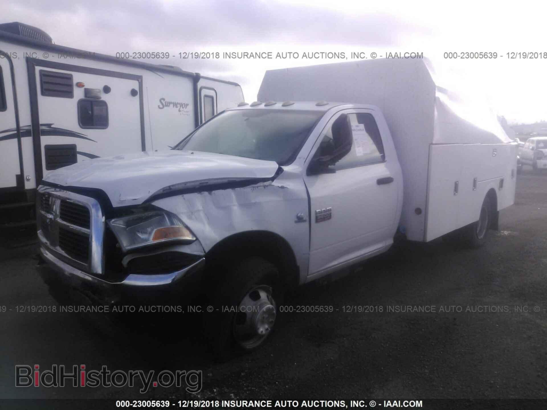 2011 Dodge Ram 3500 - VIN: 3D6WZ4EL2BG589037 - Фото 2