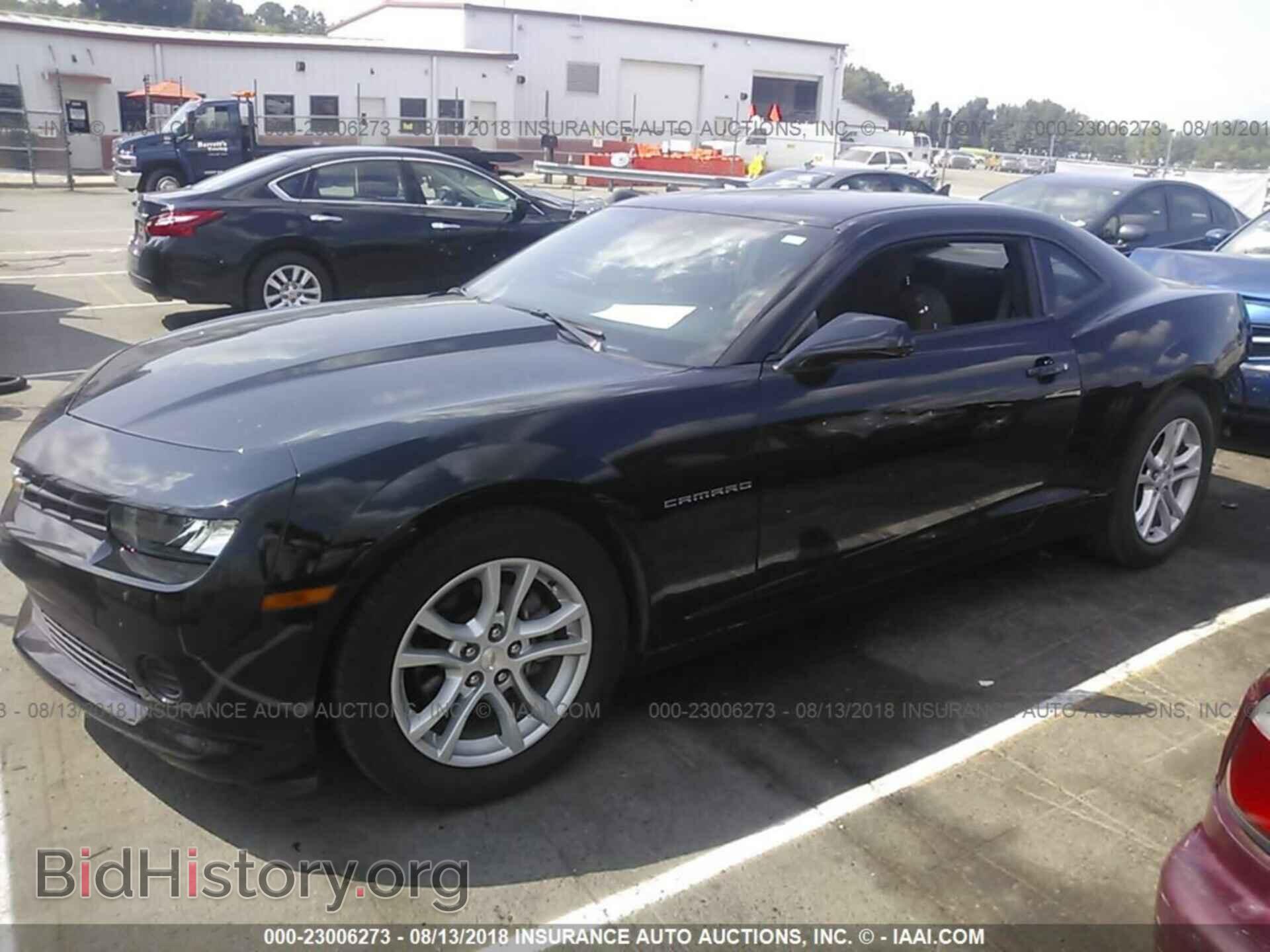 2015 Chevrolet Camaro - VIN: 2G1FB1E30F9190452 - Photo 2