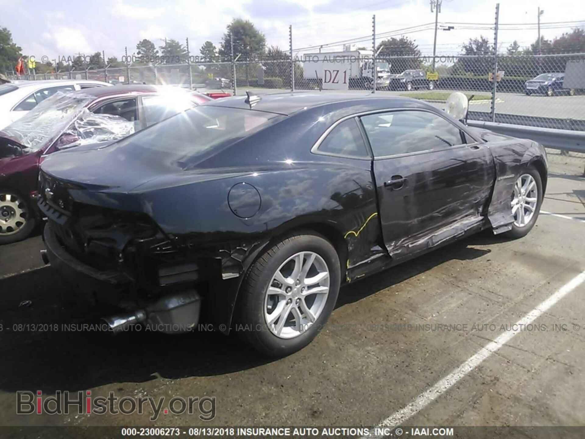 2015 Chevrolet Camaro - VIN: 2G1FB1E30F9190452 - Photo 4