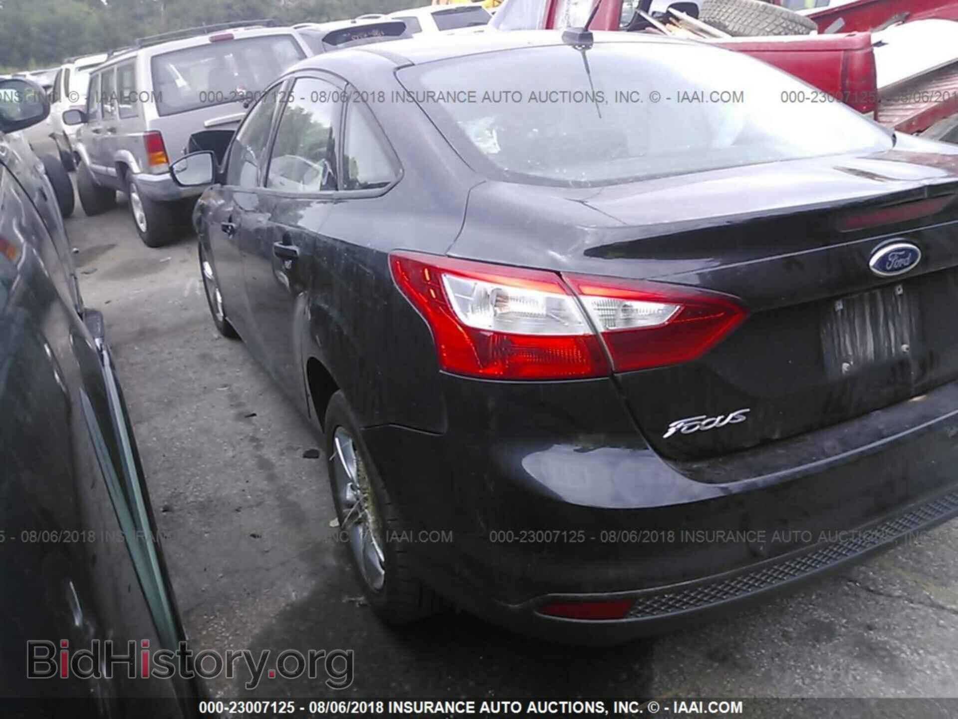 2014 Ford Focus - VIN: 1FADP3F23EL249461 - Photo 3