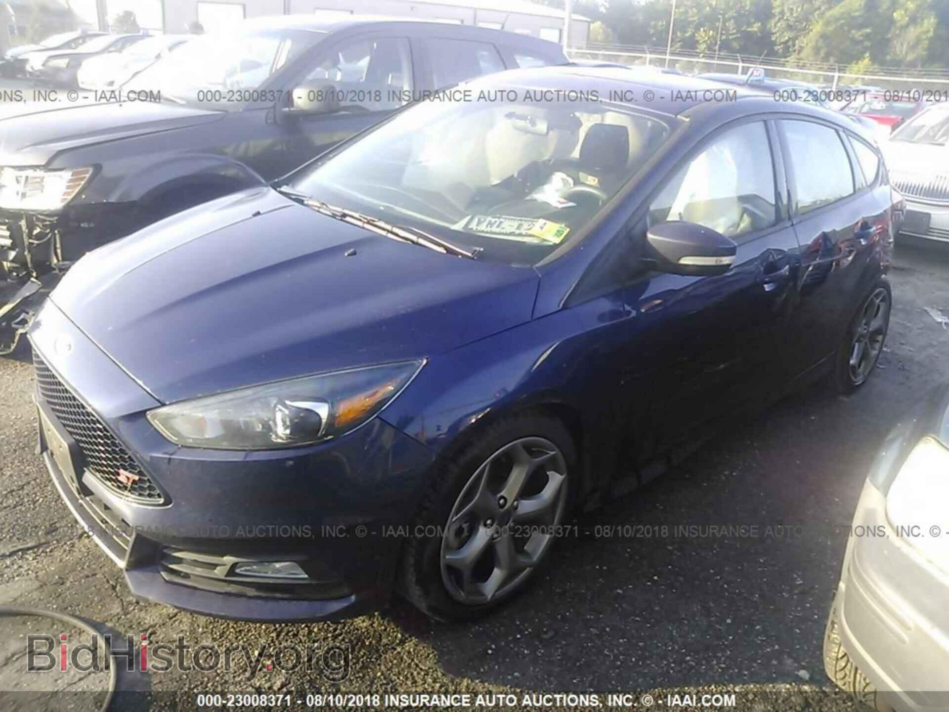 2017 Ford Focus - VIN: 1FADP3L90HL252453 - Photo 2