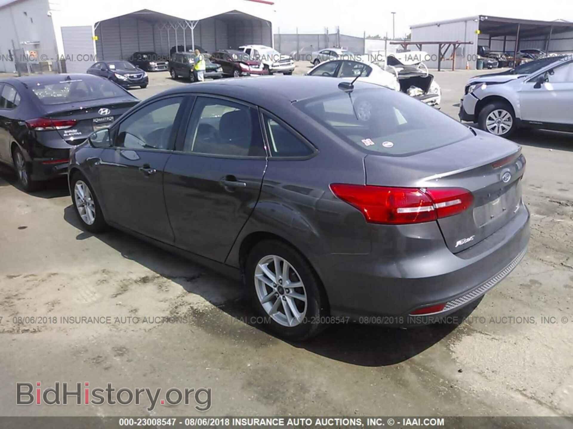 2016 Ford Focus - VIN: 1FADP3F20GL204691 - Photo 3