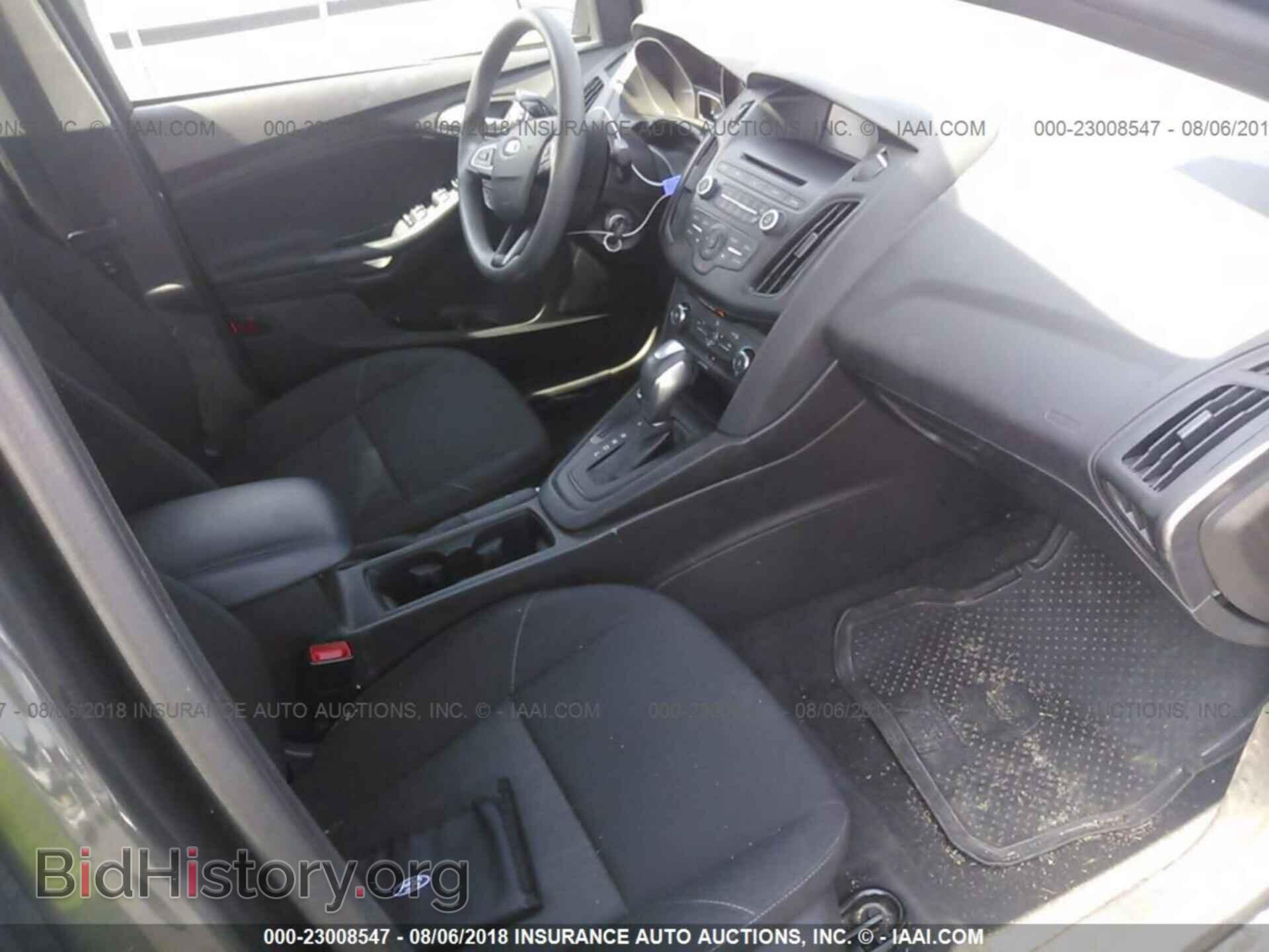 2016 Ford Focus - VIN: 1FADP3F20GL204691 - Photo 5
