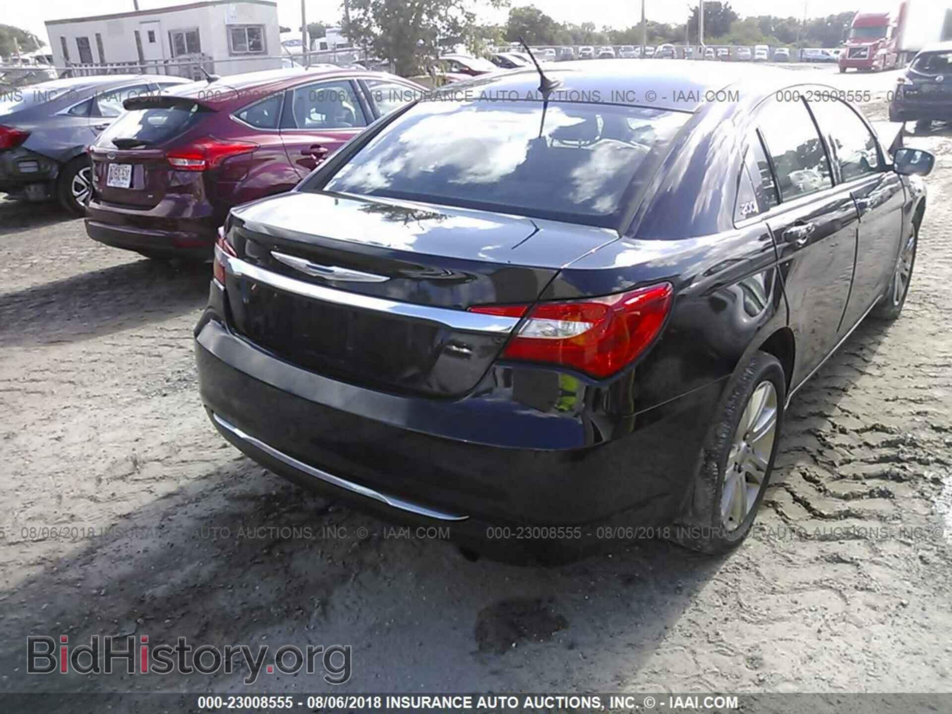 2013 Chrysler 200 - VIN: 1C3CCBBB9DN705584 - Photo 4