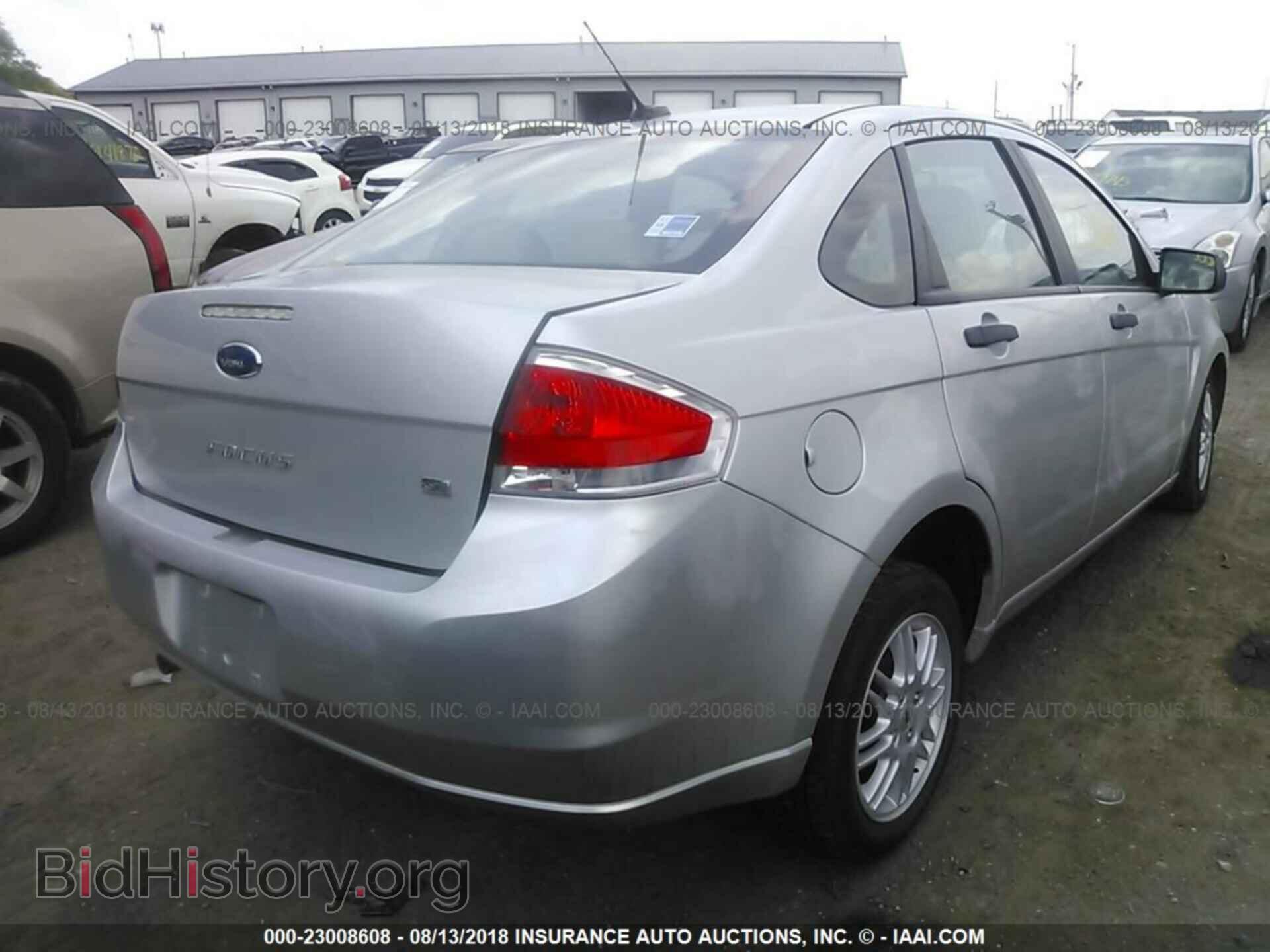 2011 Ford Focus - VIN: 1FAHP3FN3BW158809 - Фото 4