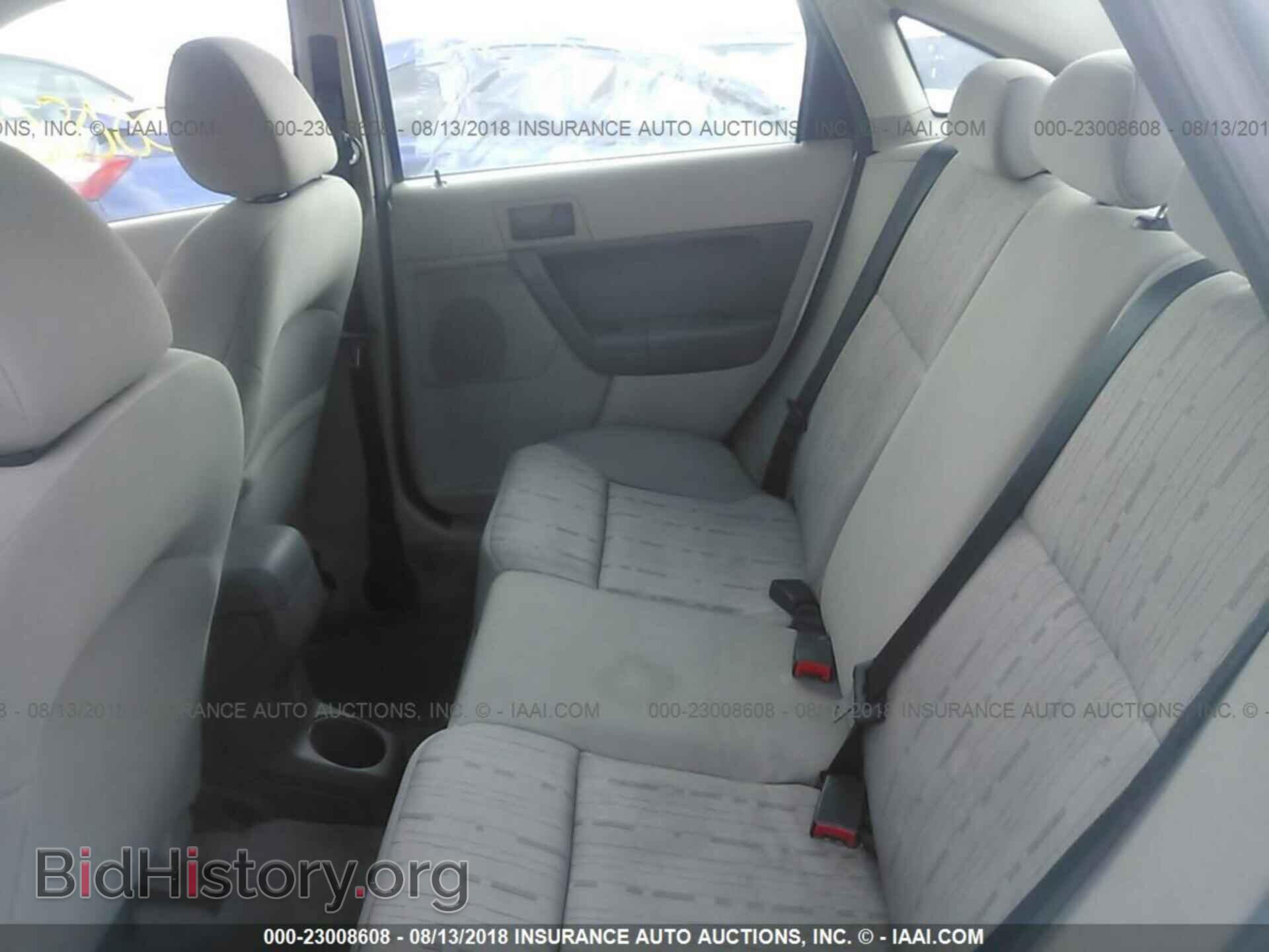2011 Ford Focus - VIN: 1FAHP3FN3BW158809 - Фото 8