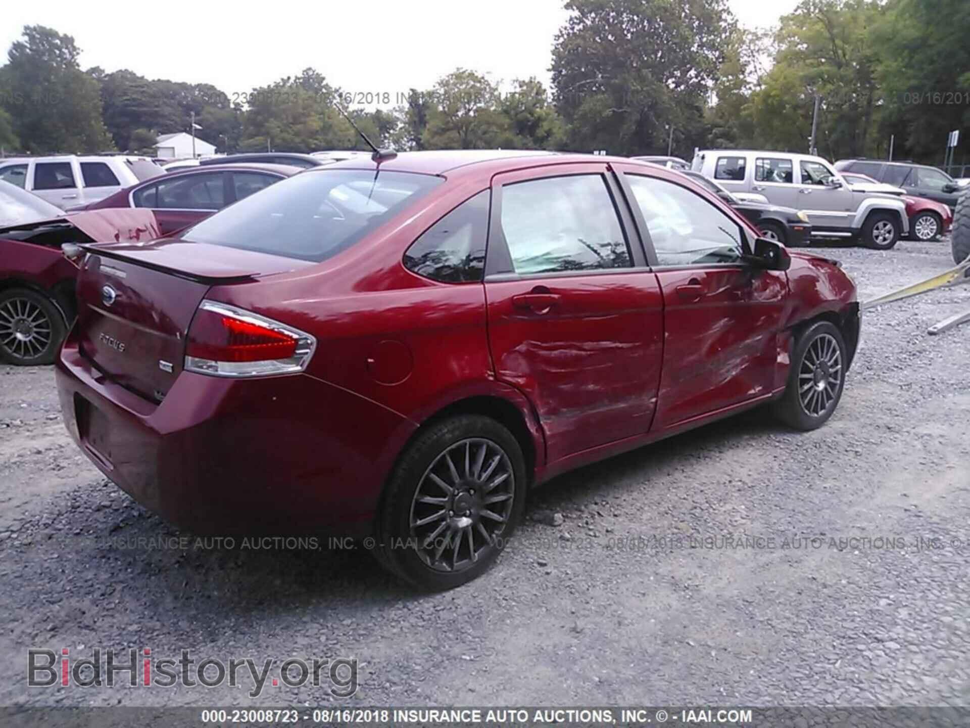 2011 Ford Focus - VIN: 1FAHP3GN1BW140260 - Фото 4