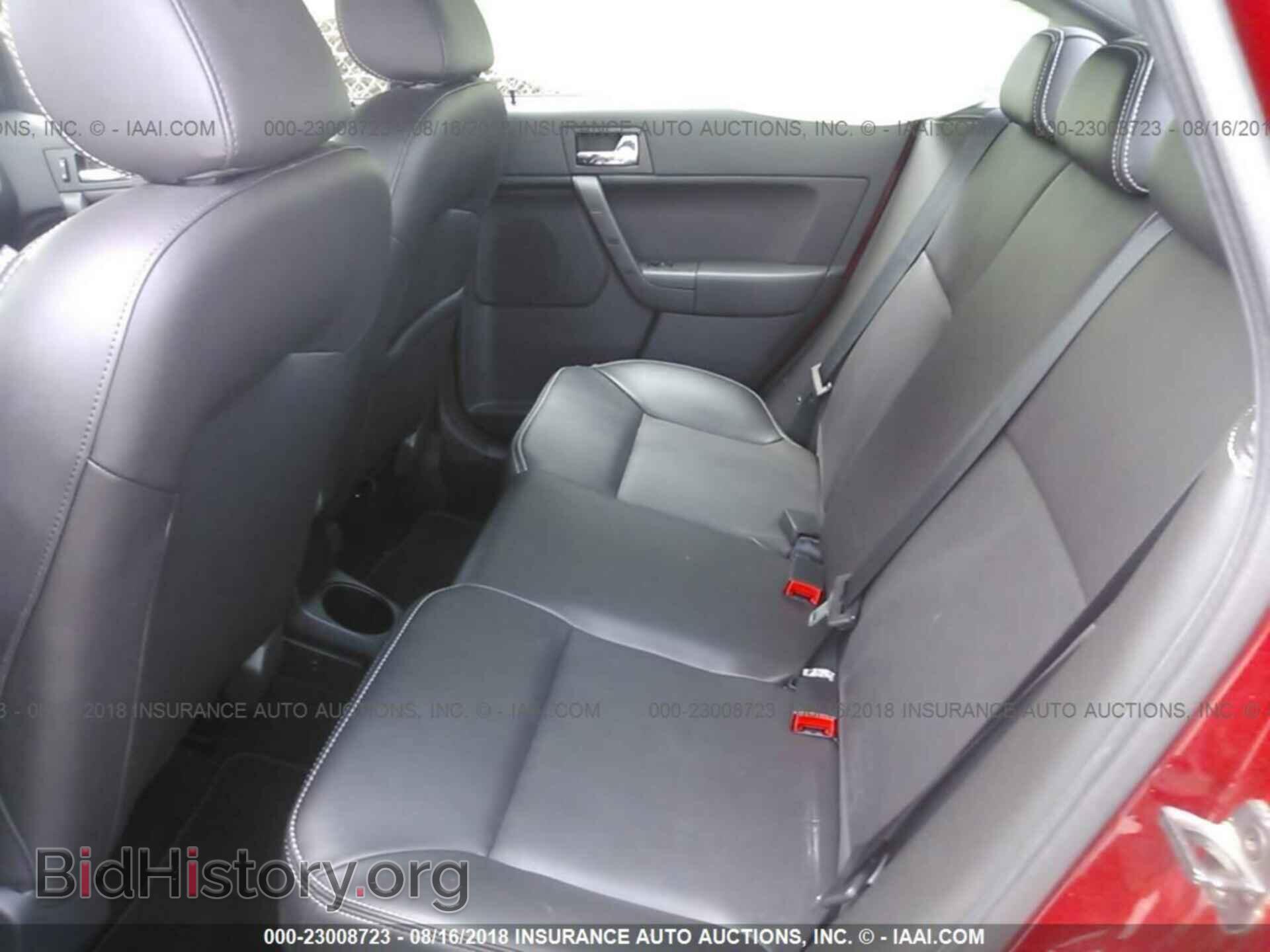 2011 Ford Focus - VIN: 1FAHP3GN1BW140260 - Фото 8