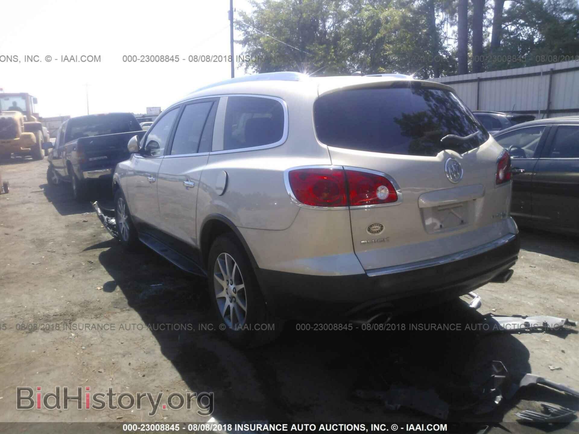 2011 Buick Enclave - VIN: 5GAKRCED6BJ295812 - Фото 3