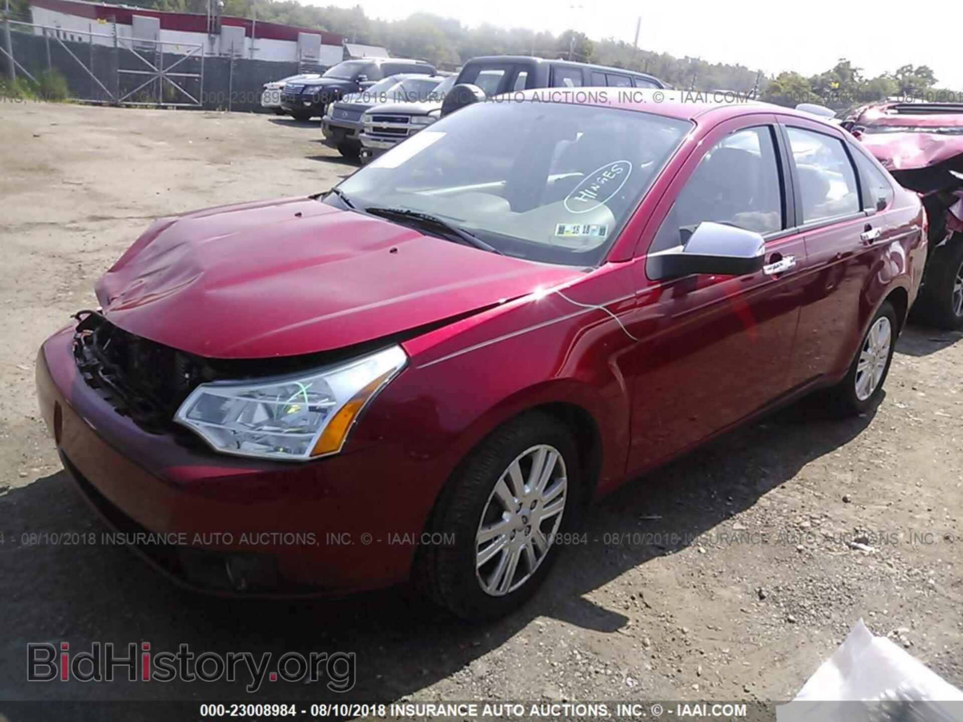 2011 Ford Focus - VIN: 1FAHP3HNXBW199810 - Фото 2