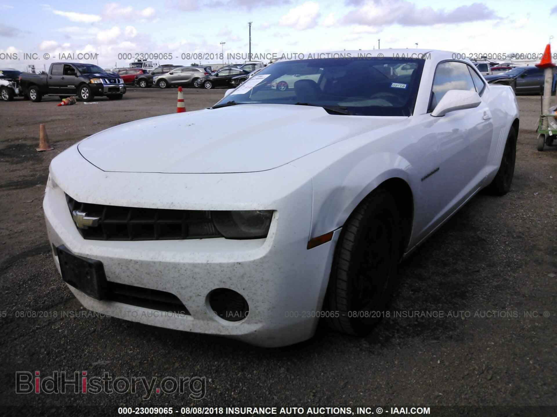 2011 Chevrolet Camaro - VIN: 2G1FA1ED9B9166138 - Фото 2