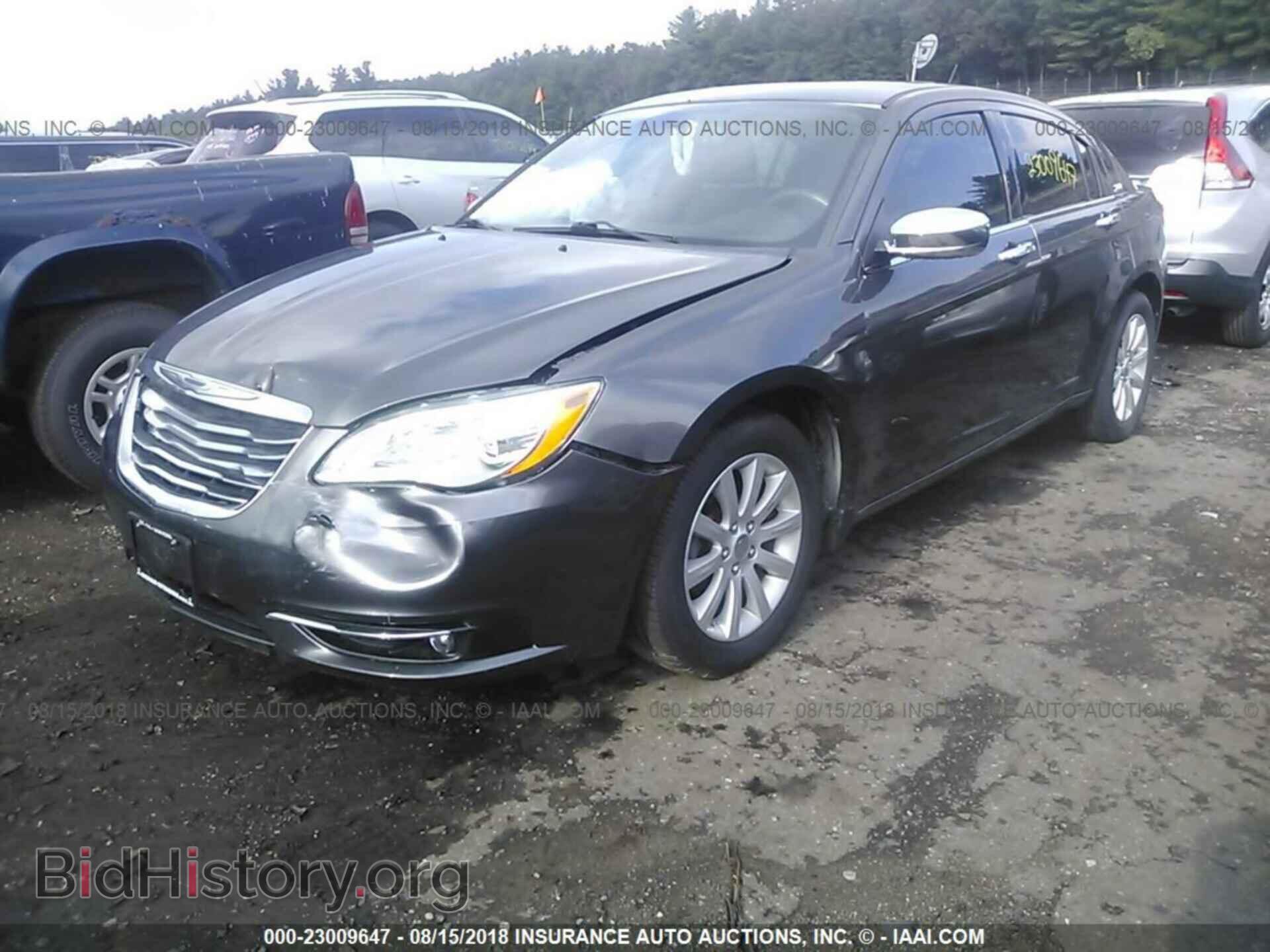 2014 Chrysler 200 - VIN: 1C3CCBCG9EN198150 - Photo 2