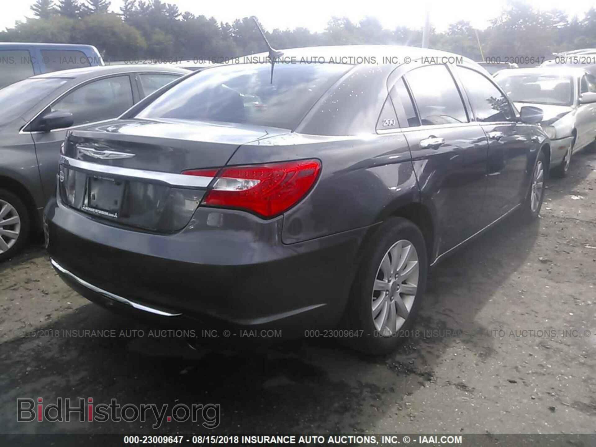 2014 Chrysler 200 - VIN: 1C3CCBCG9EN198150 - Photo 4