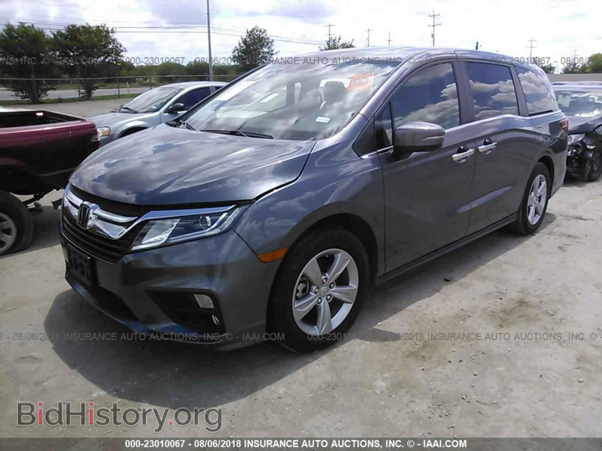 2018 Honda Odyssey - VIN: 5FNRL6H77JB045457 - Фото 2